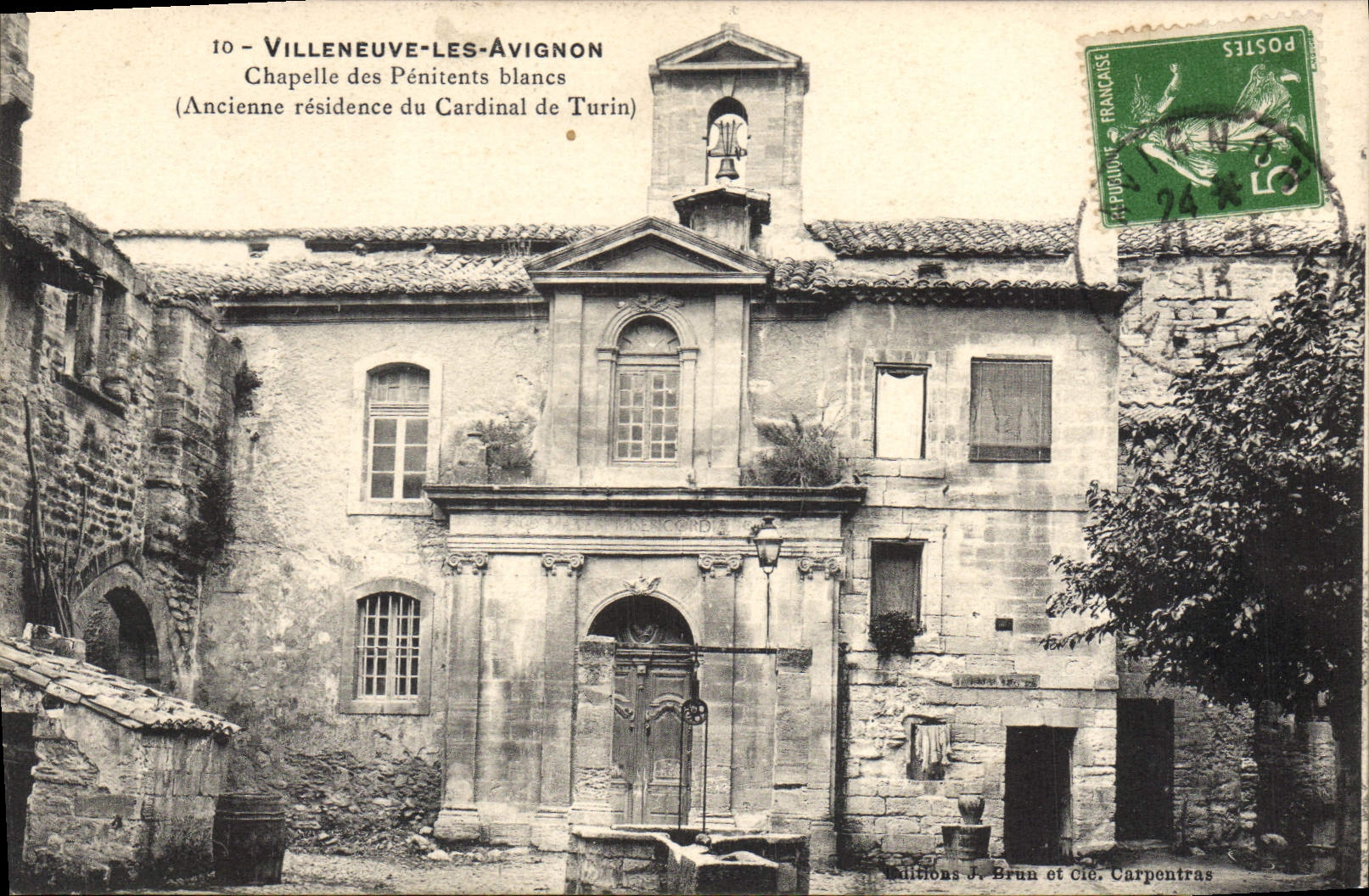 CPA Villeneuve les Avignon Chapelle des Penitents blancs Ancienne residence du Cardinal de Turin 