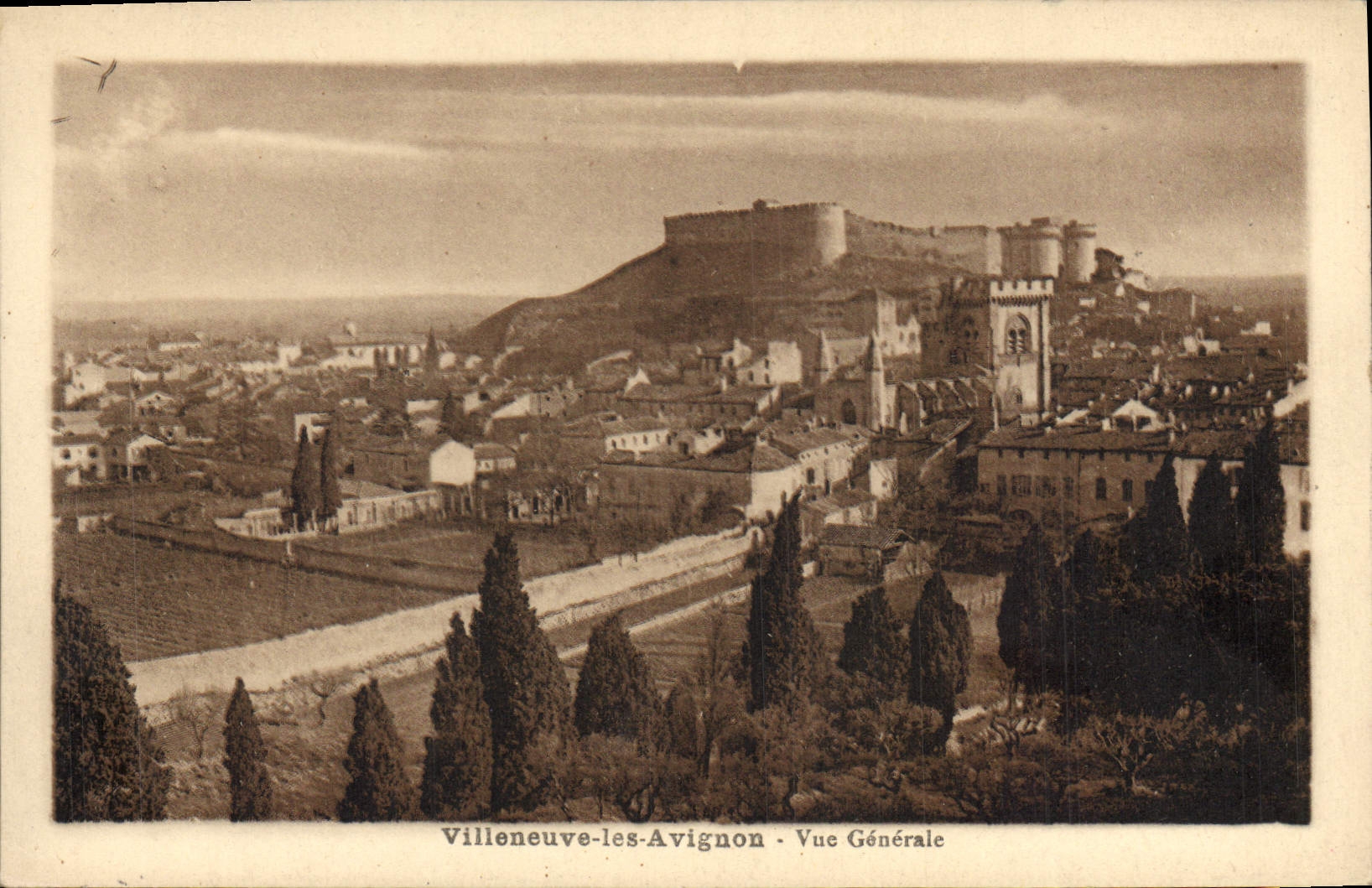 CPA Villeneuve les Avignon Vue Generale 