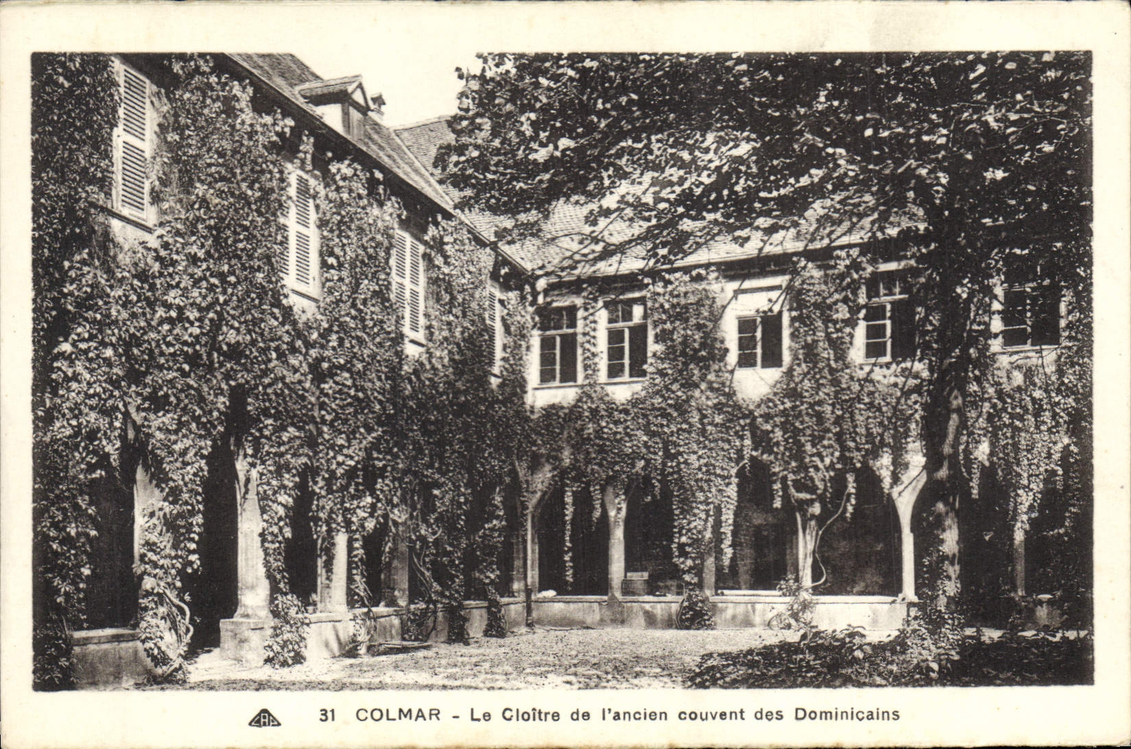 CPA Colmar Le Cloitre de l'ancien couvent des Dominicains 