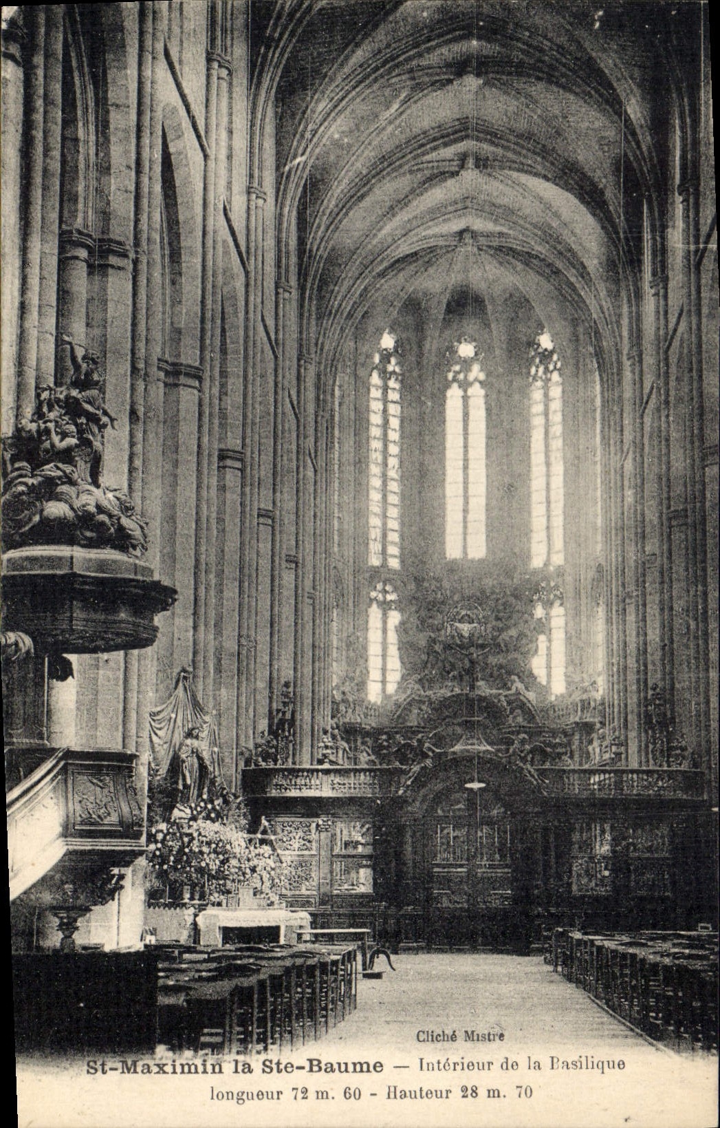 CPA St Maximin la Ste Baume Interieur de la Basilique 