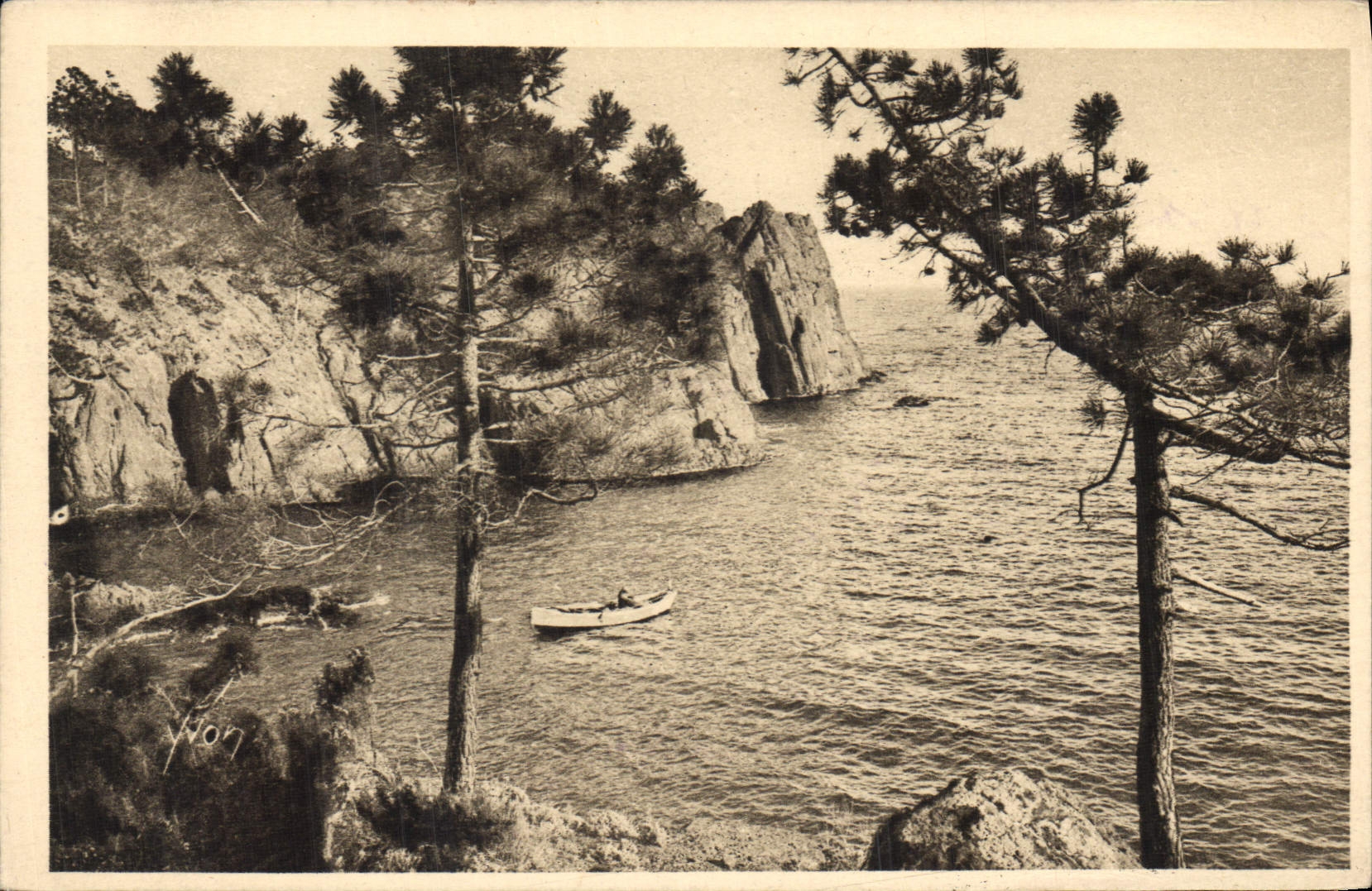 CPA Cote d'Azur Les Rochers du Trayas Var