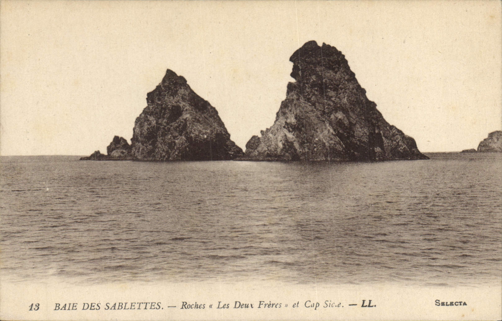 CPA Baie des Sablettes Roches Les Deux Freres