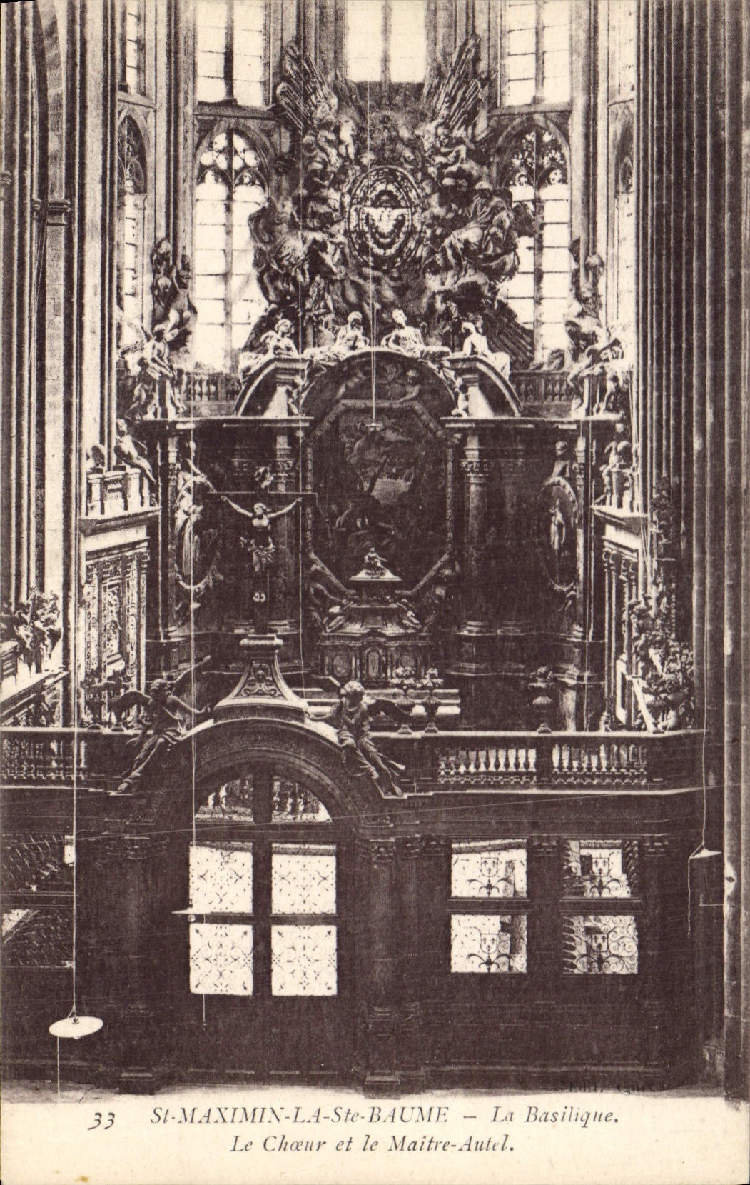 CPA St Maximin la Ste Baume La Basilique Le Choeur et le Maitre Autel 