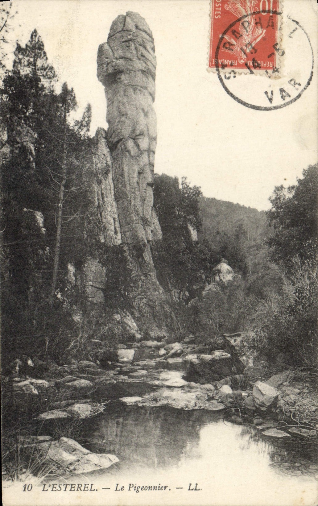 CPA L'Esterel Le Pigeonnier 