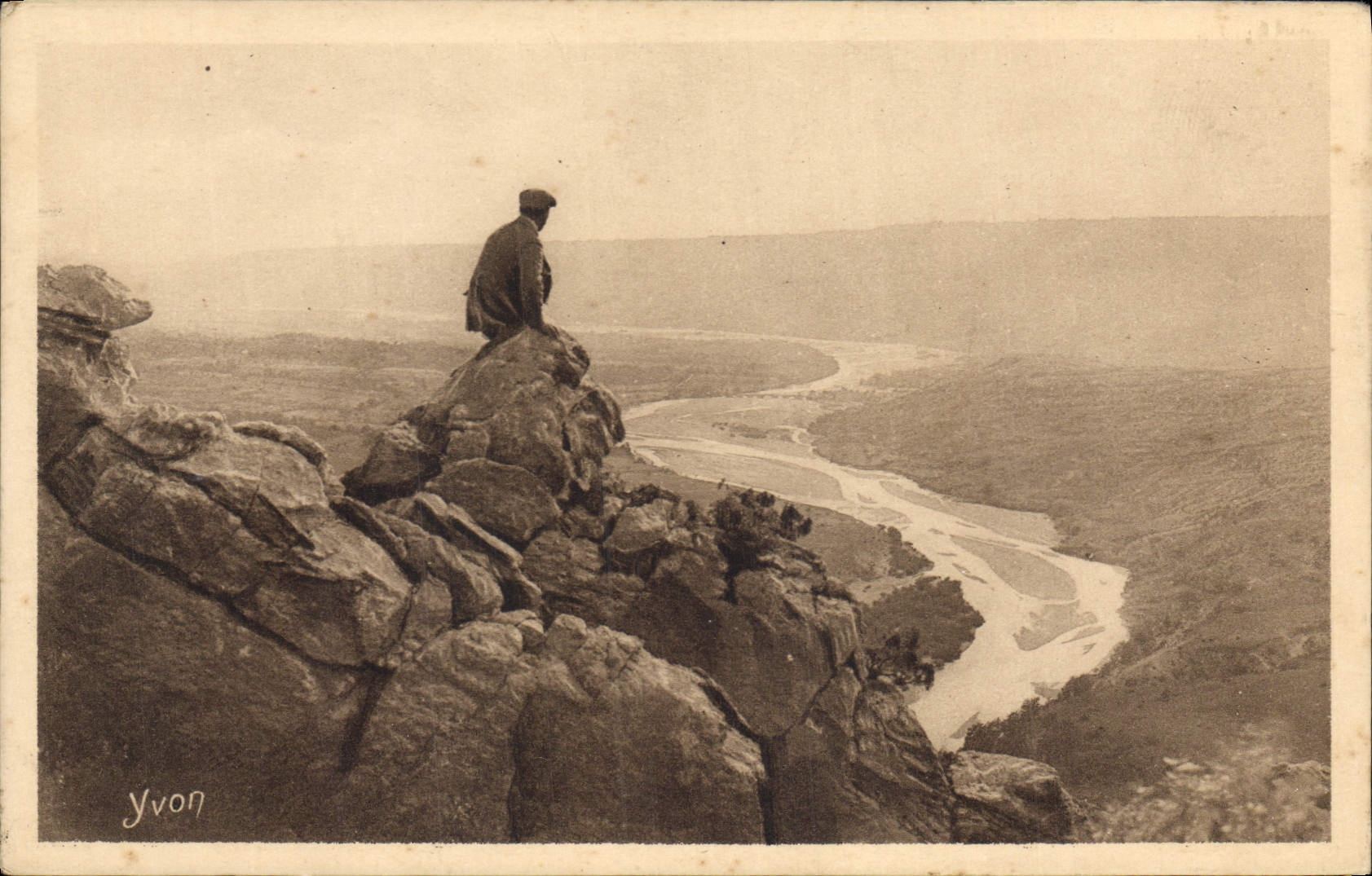 CPA Le Verdon a sa sortie des Gorges pres du Village d'Aiguines Var