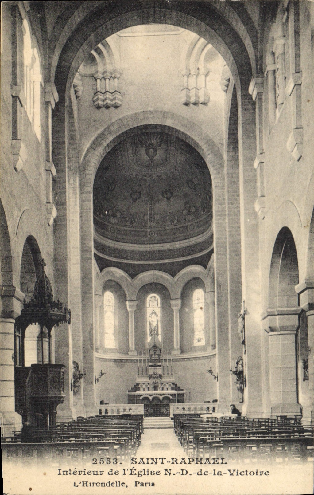 CPA Saint Raphael Interieur de l'Eglise ND de la Victoire l'Hirondelle Paris 