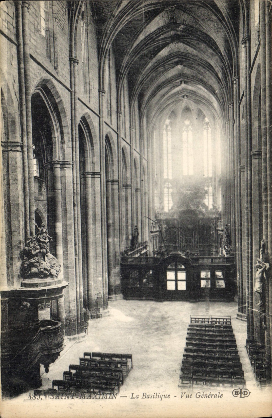 CPA Saint Maximin La Basilique Vue Generale 