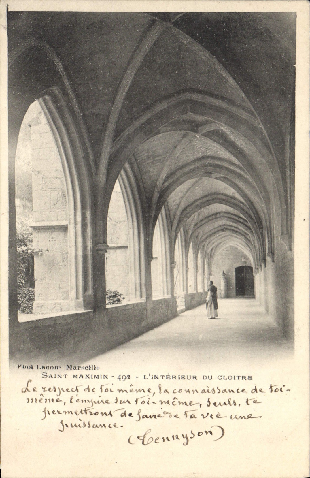 CPA Saint Maximin L'Interieur du Cloitre 