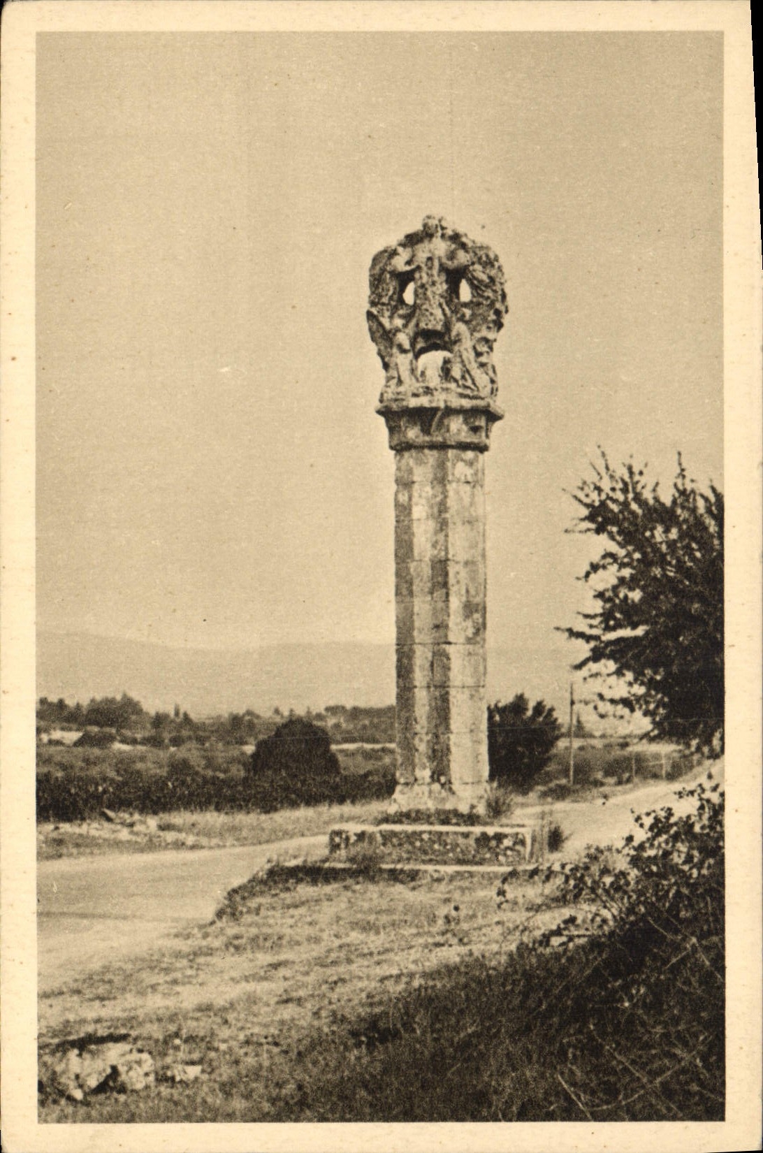 CPA Le Petit Pilon St Maximin Var Erige a l'endroit ou Ste Madelaine auruit ete trouvee mourante sur