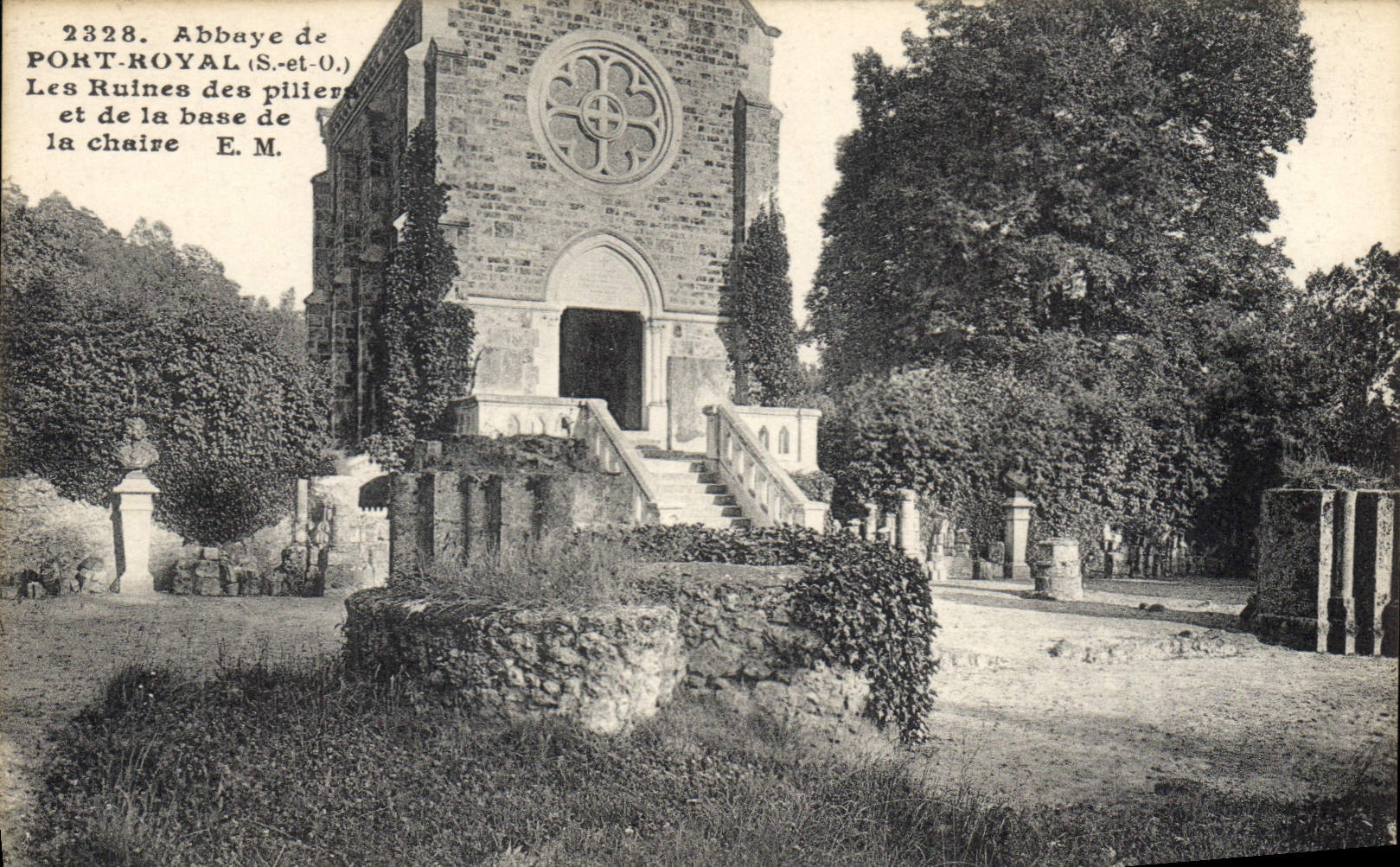 CPA Abbaye de Port Royal S et O Les Ruines des piliers et de la base de la chaire