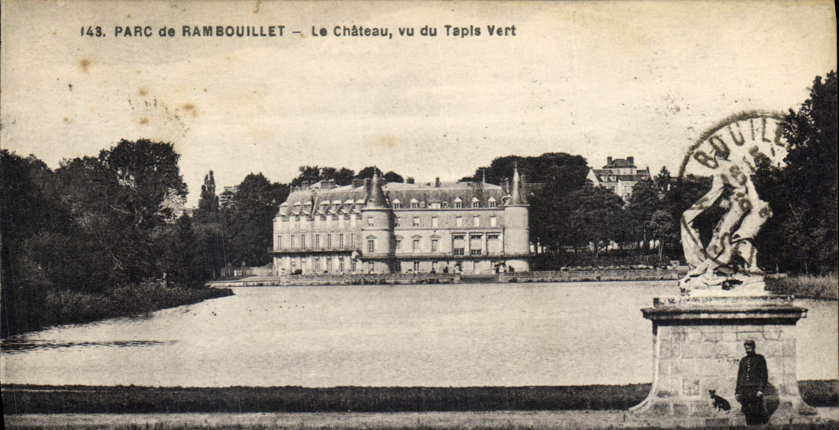 CPA Parc de Rambouillet Le Chateau vu du Tapis Vert