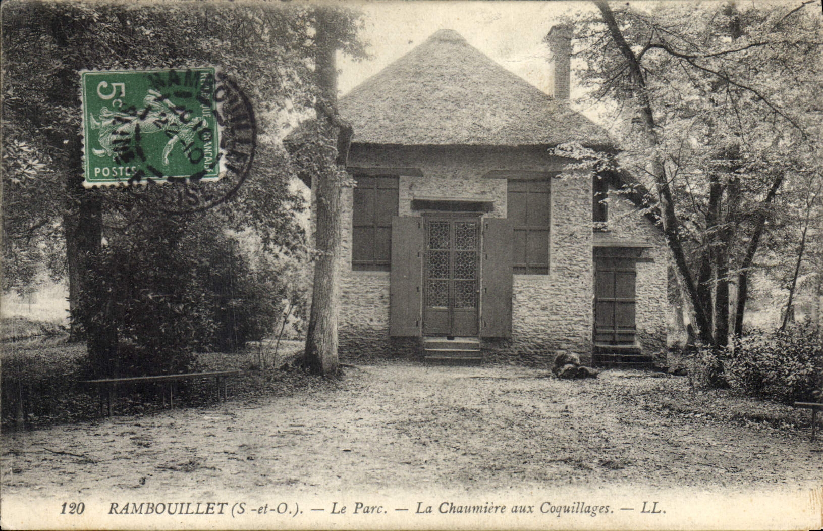 CPA Rambouillet S et O La Chaumiere aux Coquillages