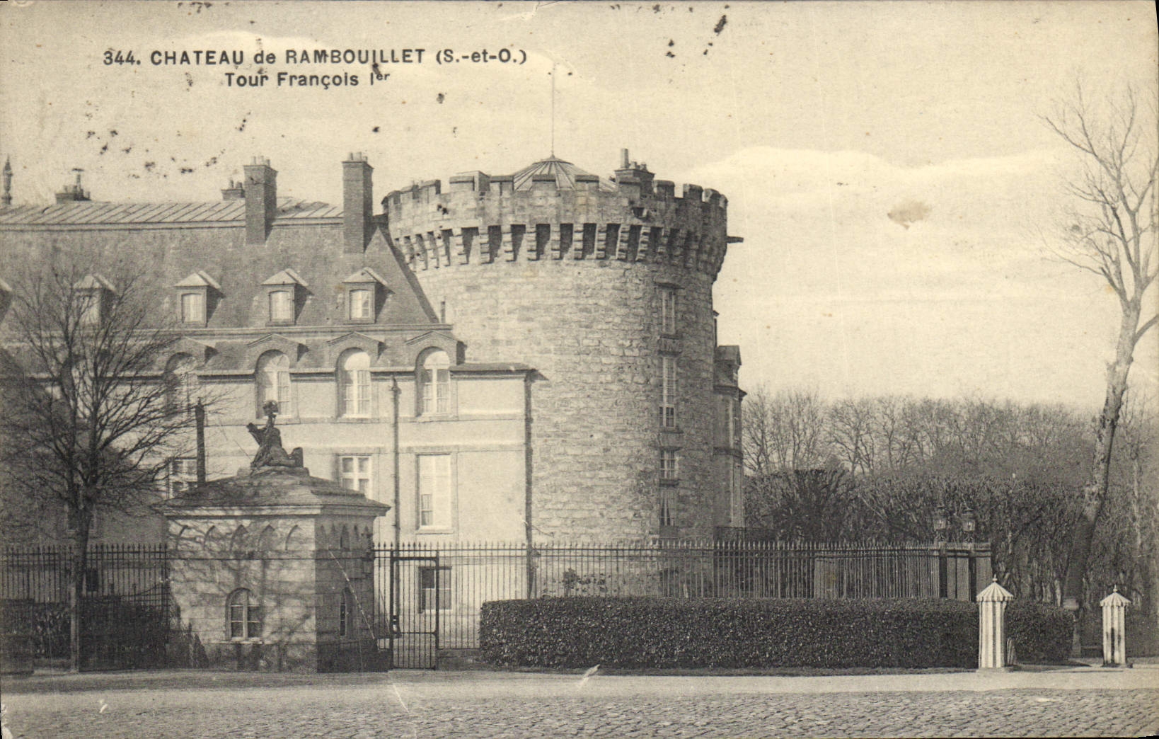 CPA Chateau de Rambouillet S et O Tour Francois 1er
