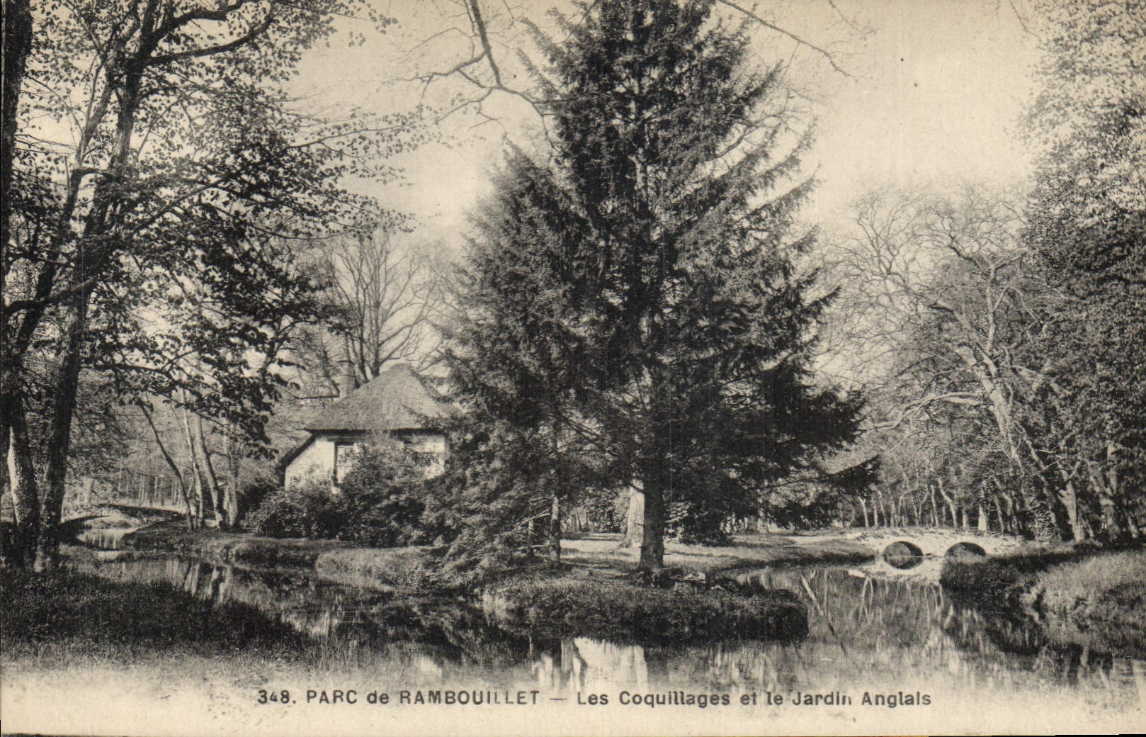 CPA Parc de Rambouillet Les Coquillages et le Jardin Anglais