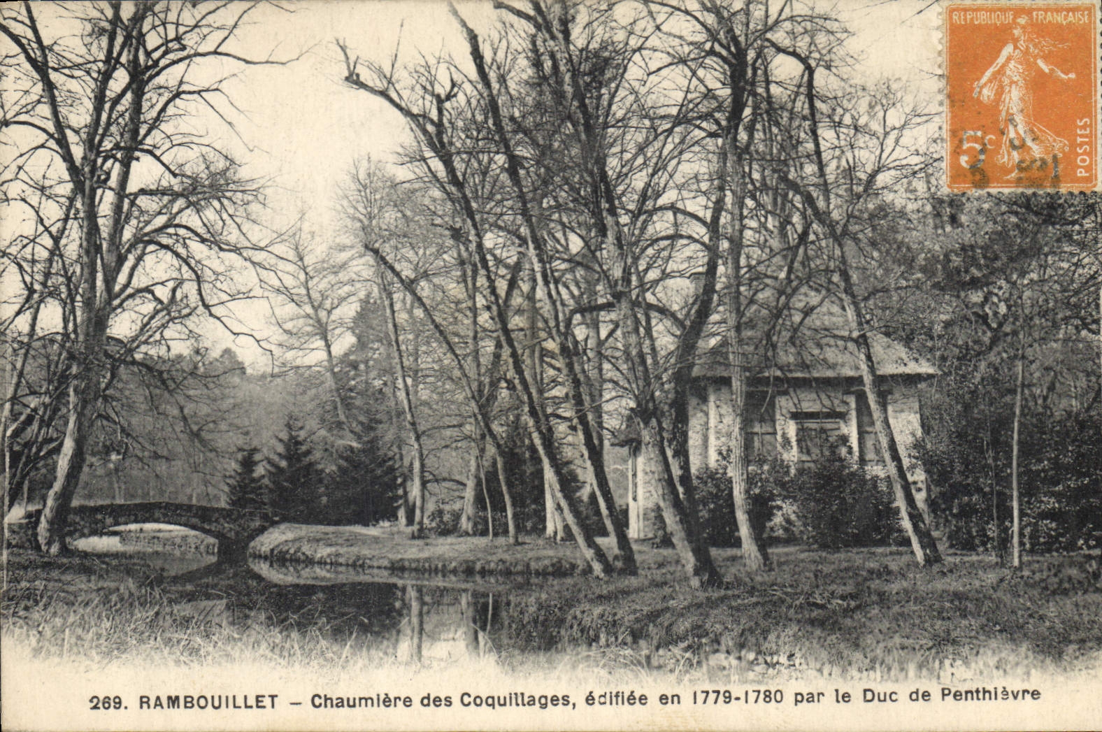 CPA Rambouillet Chaumiere des Coquillages edifee en 1779 1780 par le Duc de Penthievre