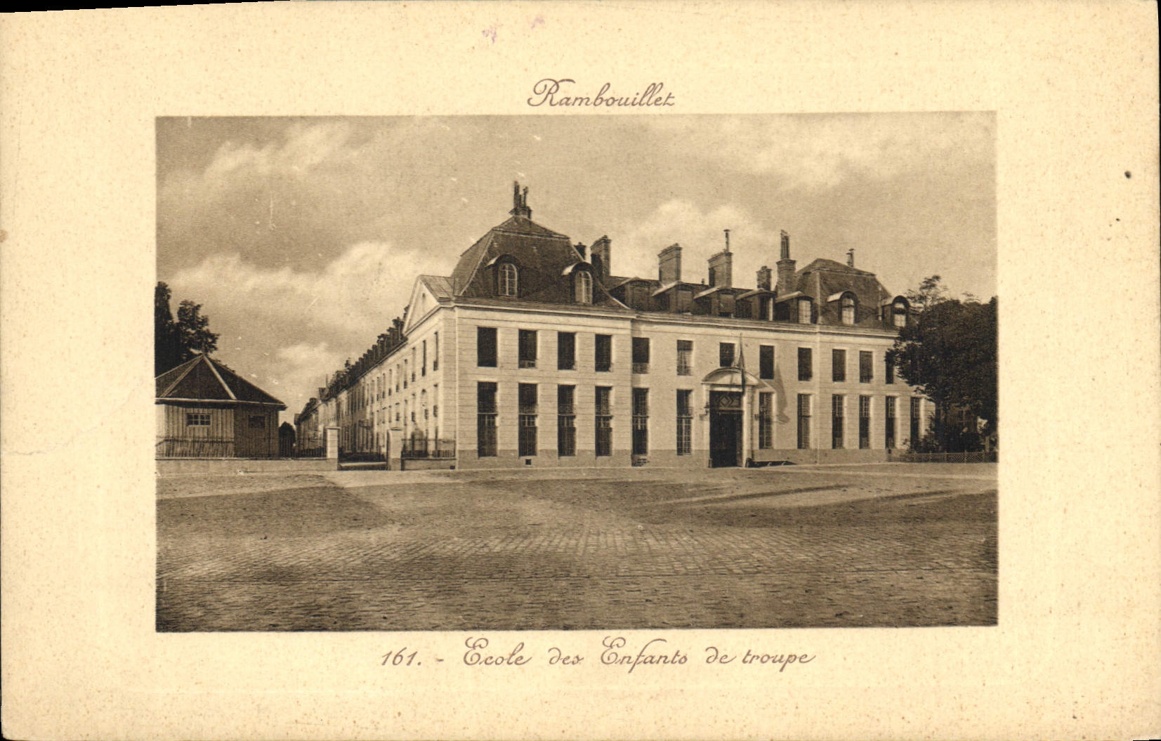 CPA Rambouillet Ecole des Enfants de troupe