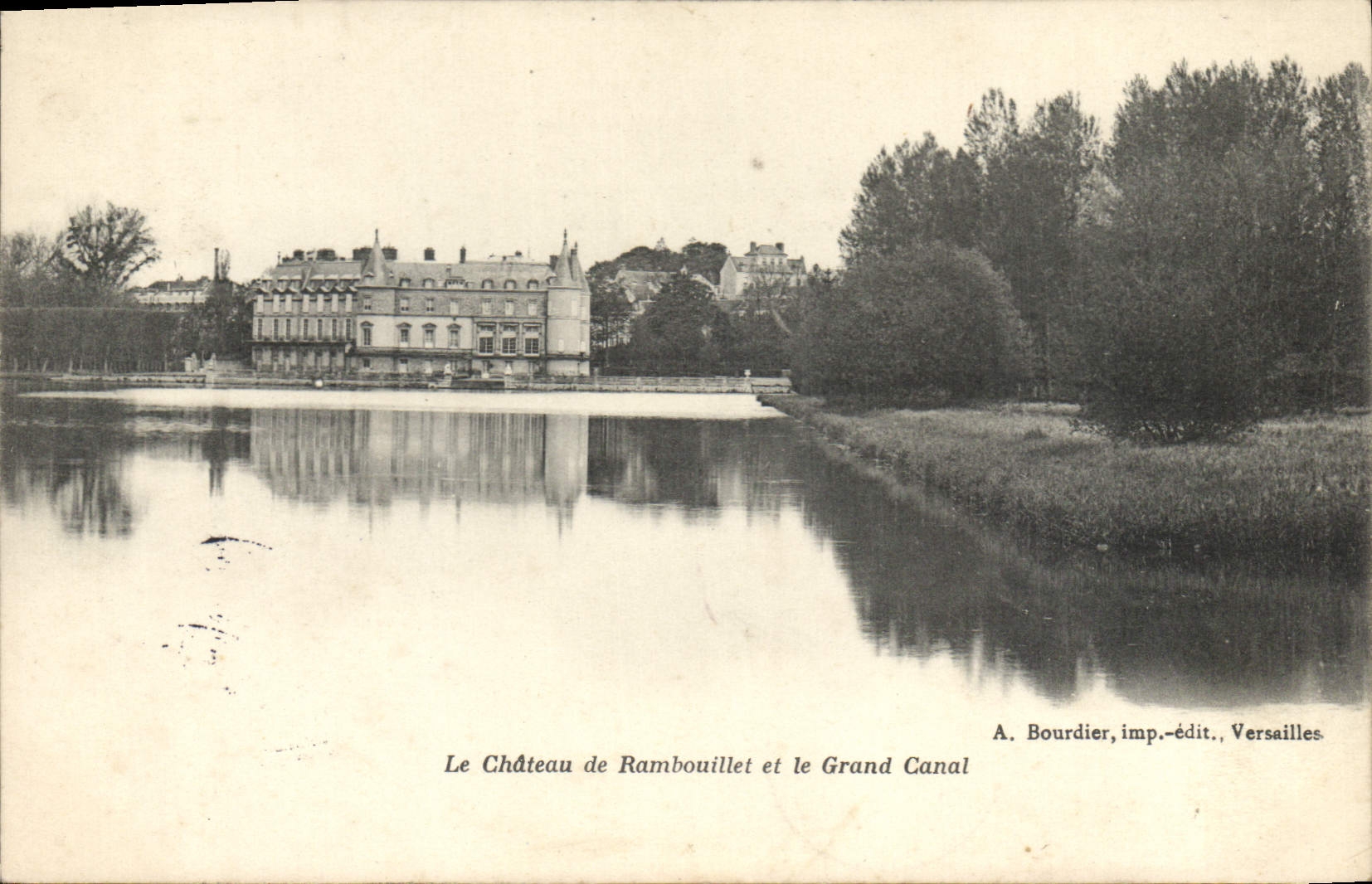 CPA Le Chateau de Rambouillet et le Grand Canal