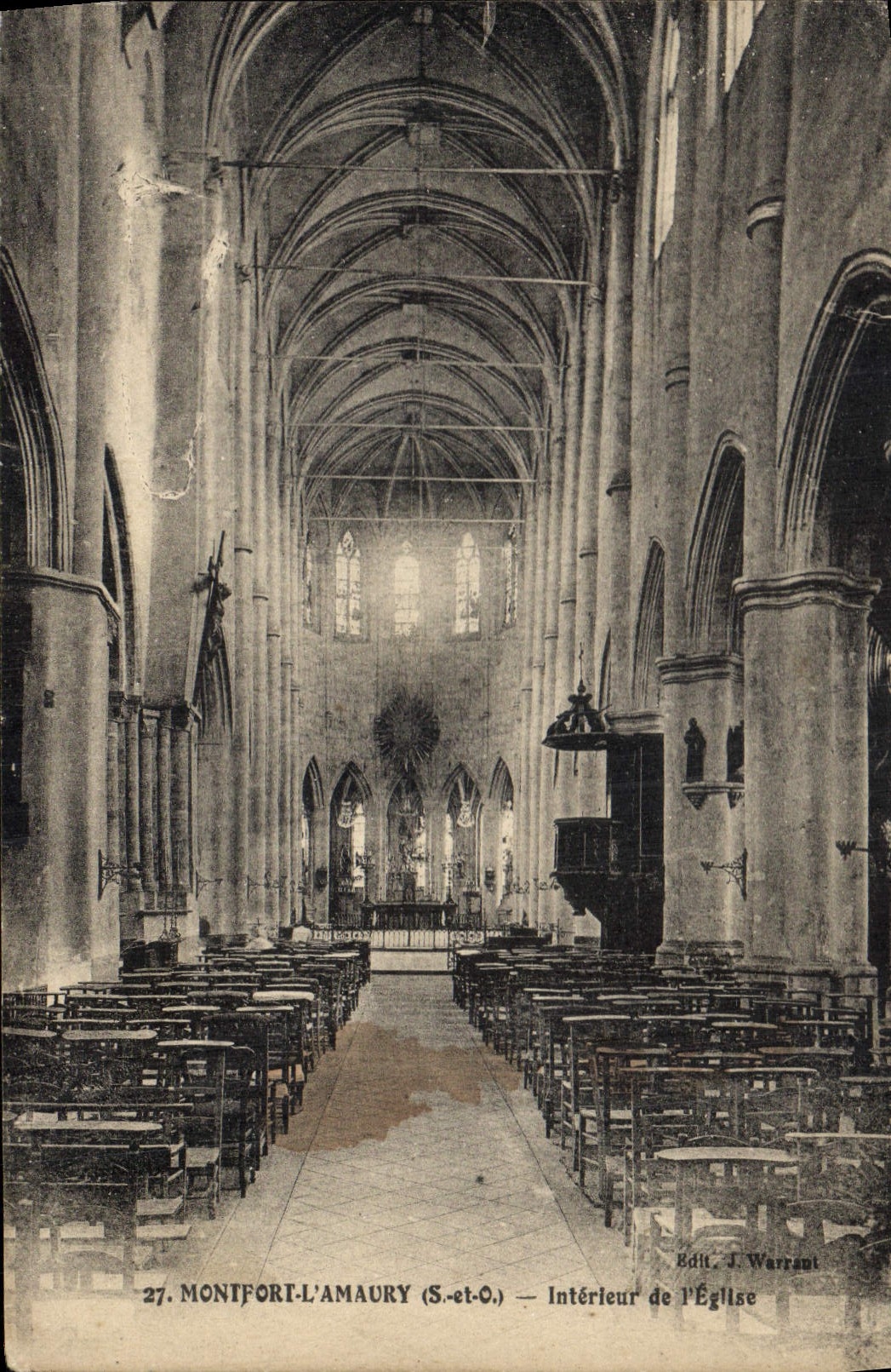 CPA Montfort l'Amaury S et O Interieur de l'Eglise 