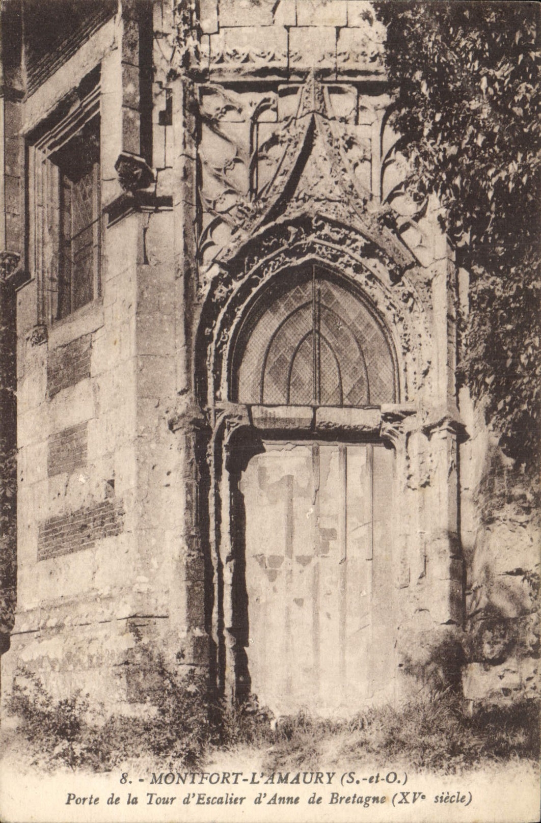 CPA Montfort l'Amaury S et O Porte de la Tour d'Escalier d'Anne de Bretagne XV siecle 