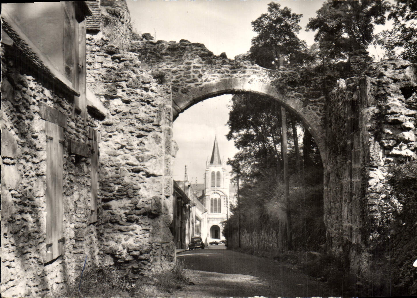 CPA Montfort l'Amaury S et O La Porte Bardoul Ancienne Porte de Ville