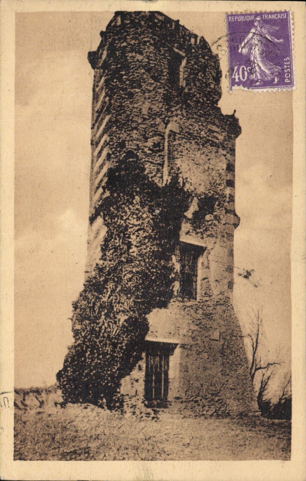 CPA Montfort l'Amaury S & O Tour d'Anne de Bretagne 1498 