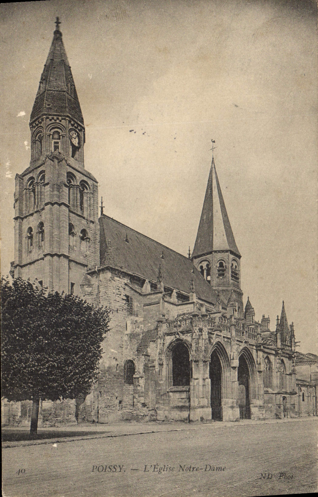 CPA Poissy L'Eglise Notre Dame 