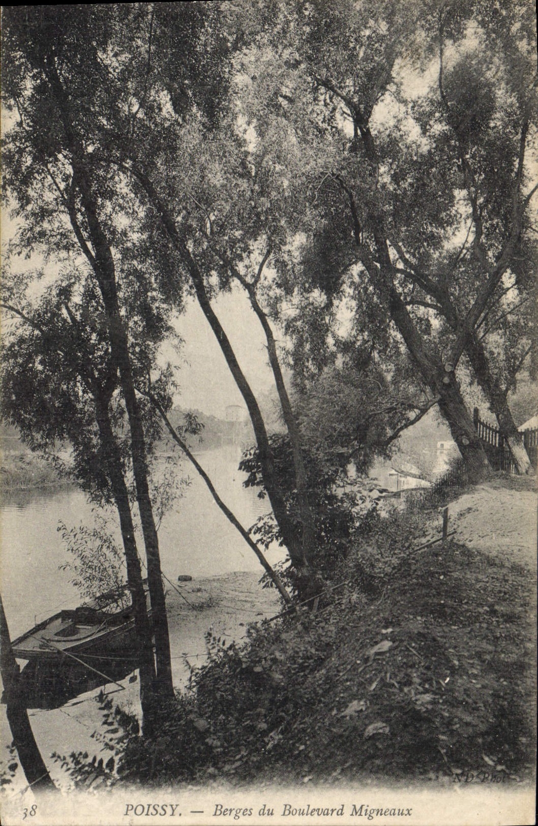 CPA Poissy Berges du Boulevard Migneaux 