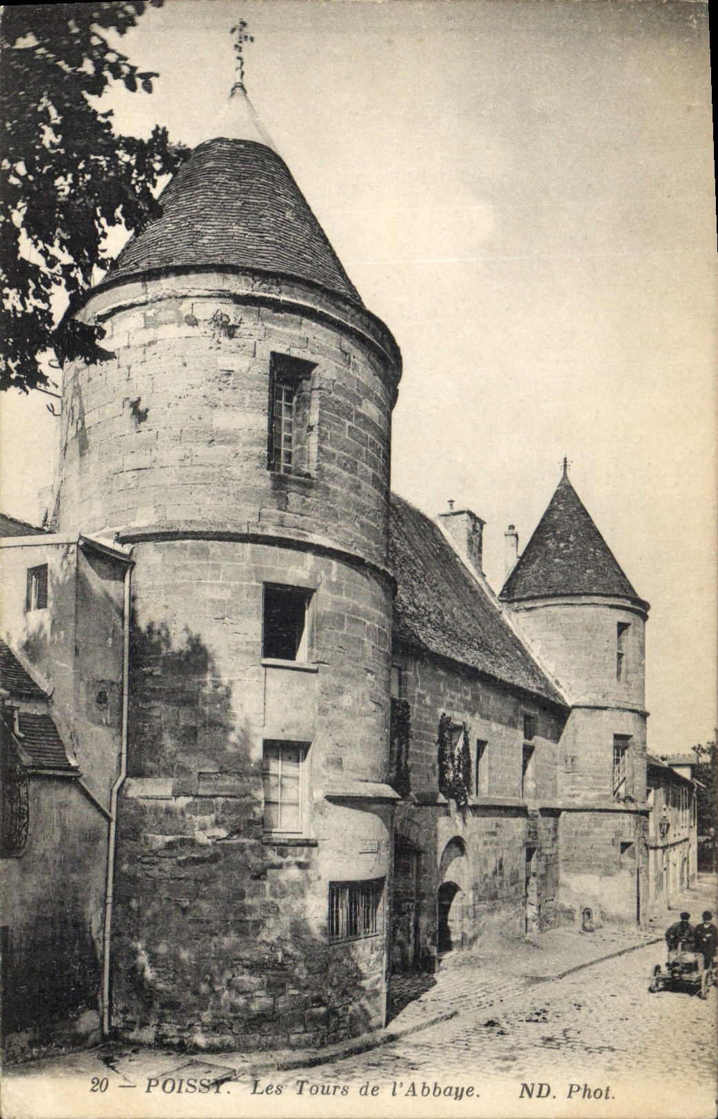 CPA Poissy Les Tours de l'Abbaye 