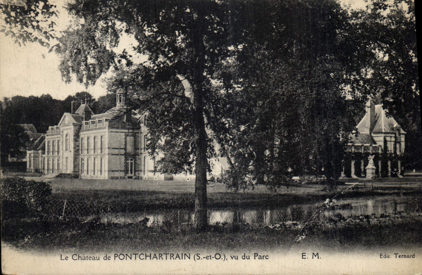 CPA Le Chateau de Pontchartrain S et O vu du Parc