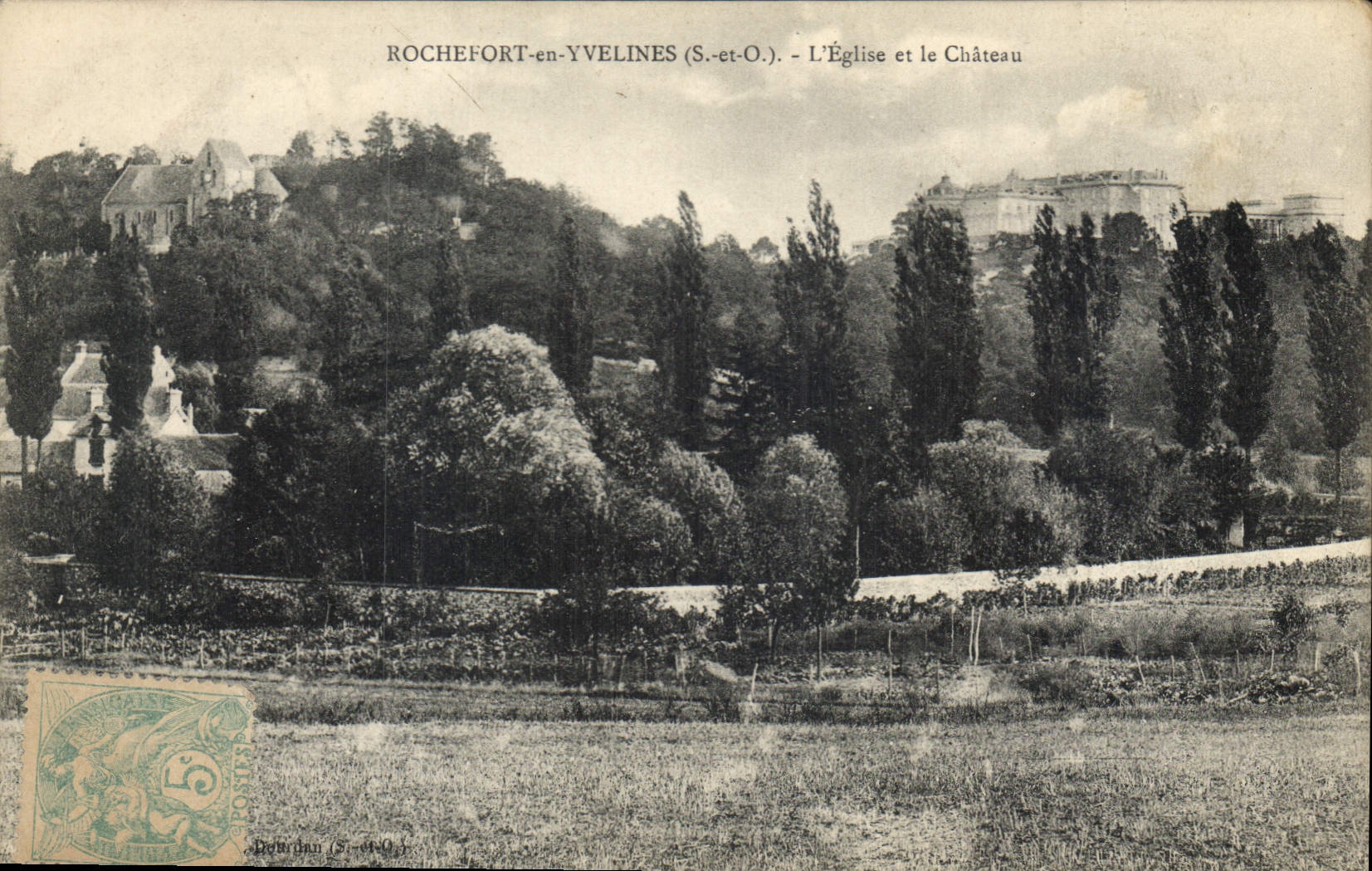 CPA Rochefort en Yvelines S et O L'Eglise et le Chateau