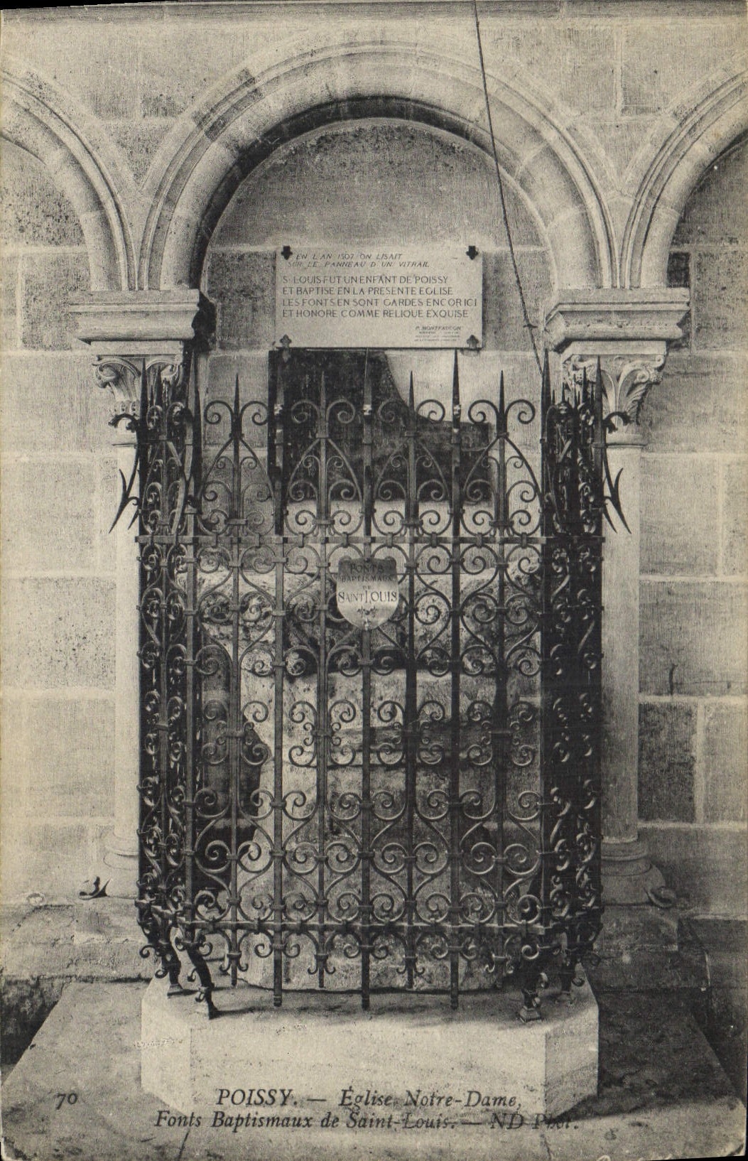 CPA Poissy Eglise Notre Dame Fonts Baptismaux de Saint Louis