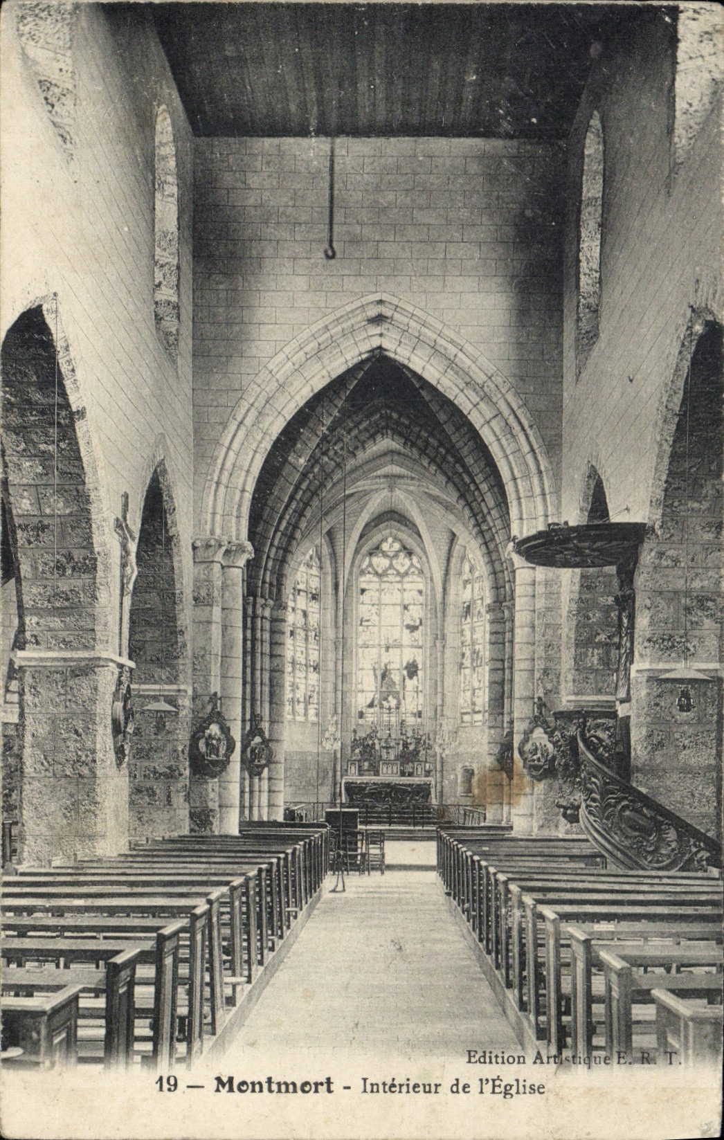 CPA Montmort Interieur de l'Eglise