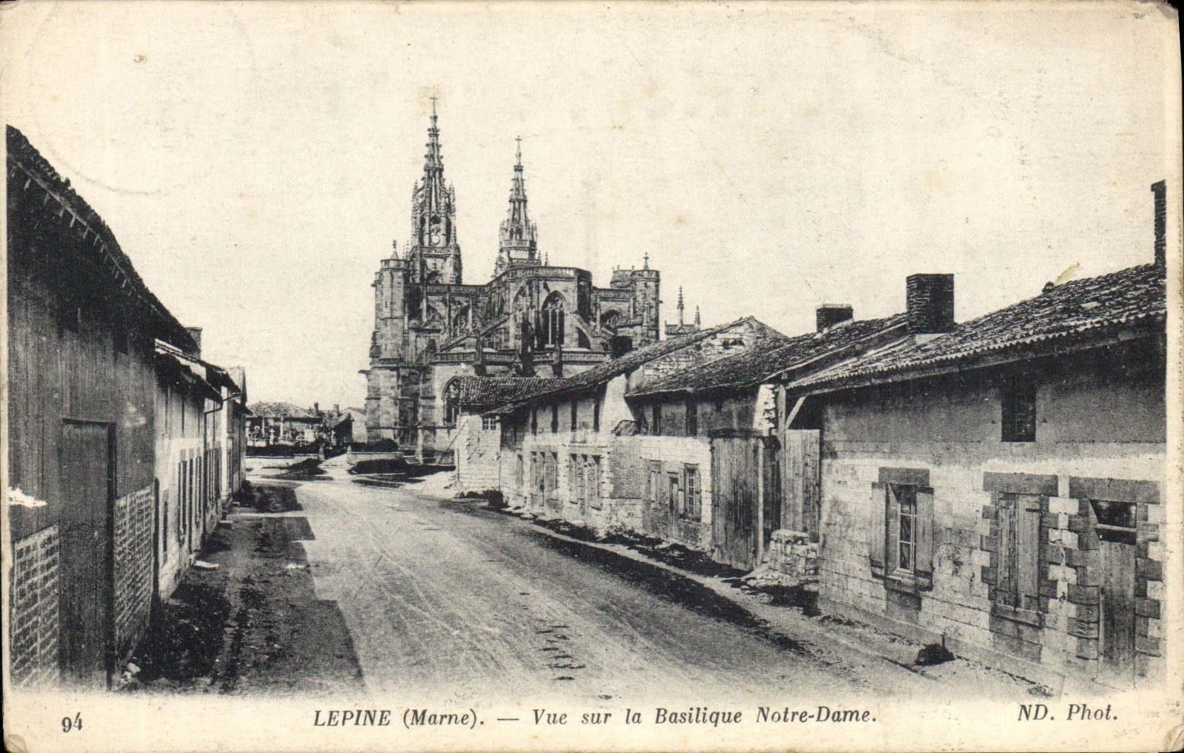 CPA Lepine Marne Vue sur la Basilique Notre Dame 