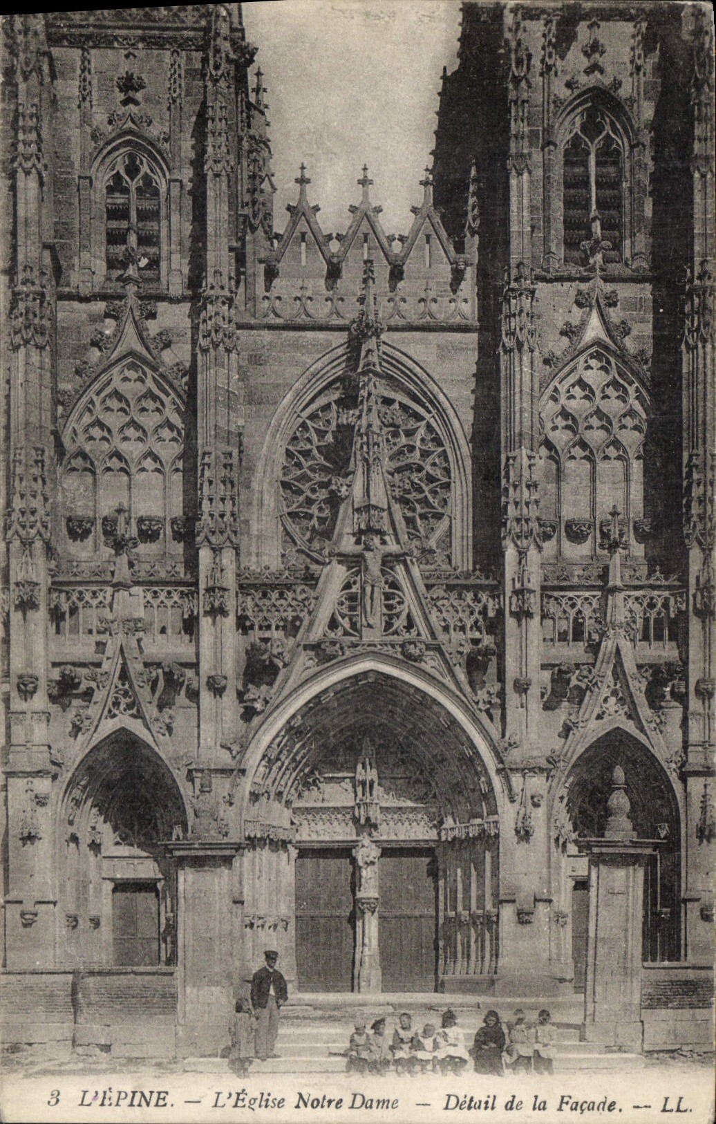 CPA L'Epine L'Eglise Notre Dame Detail de la Facade