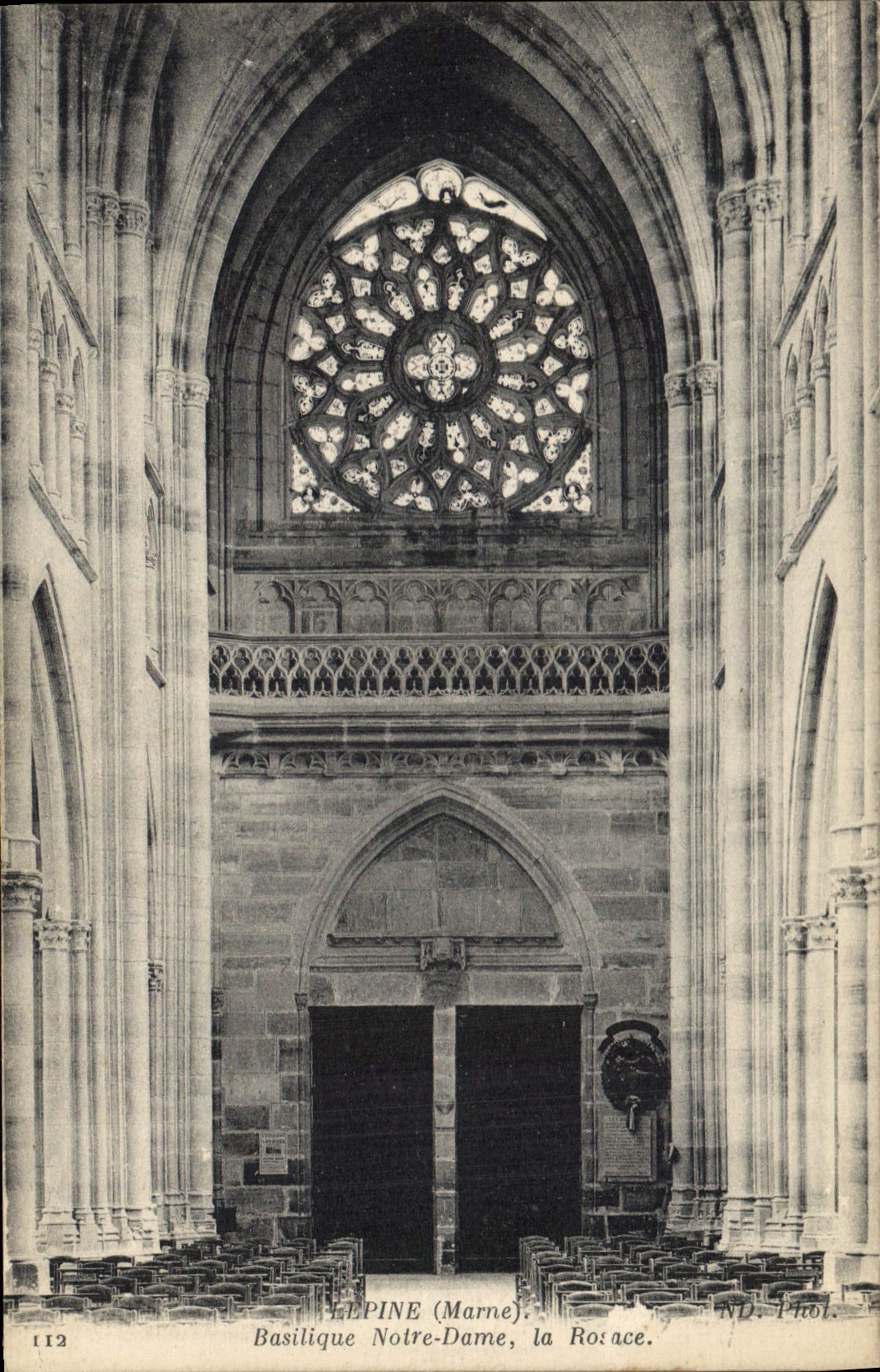 CPA L'Epine Marne Basilique Notre Dame la Rosace 