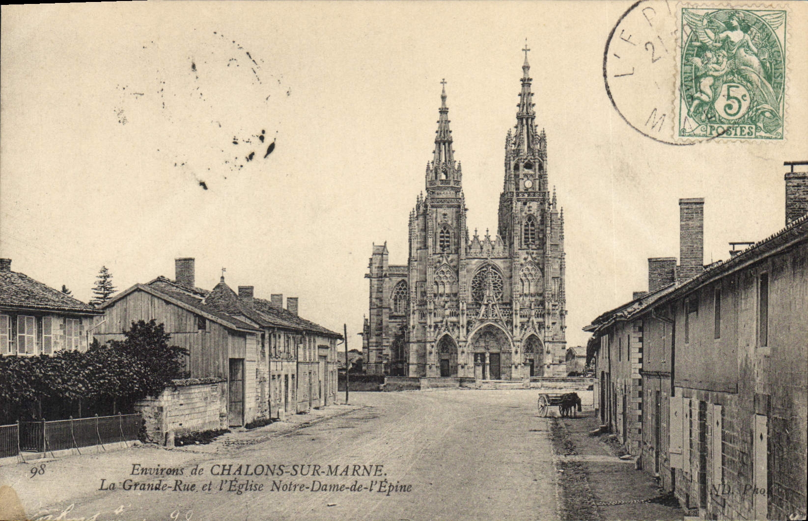 CPA Environs de Chalons sur Marne La Grande Rue et l'Eglise Notre Dame de l'Epine