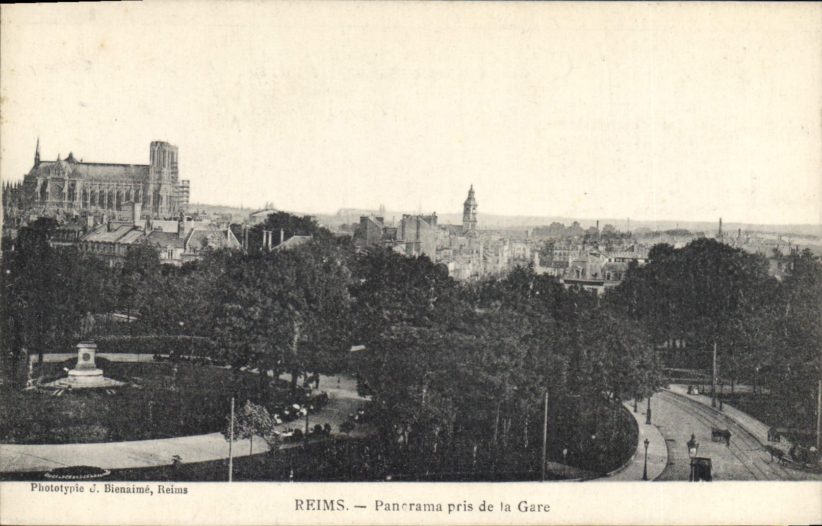 CPA Reims Panorama pris de la Gare 