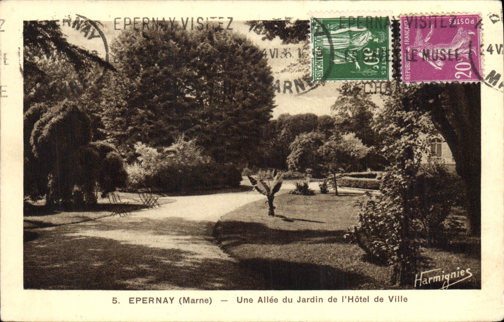 CPA Epernay Marne Une allee du Jardin de l'Hotel de Ville 