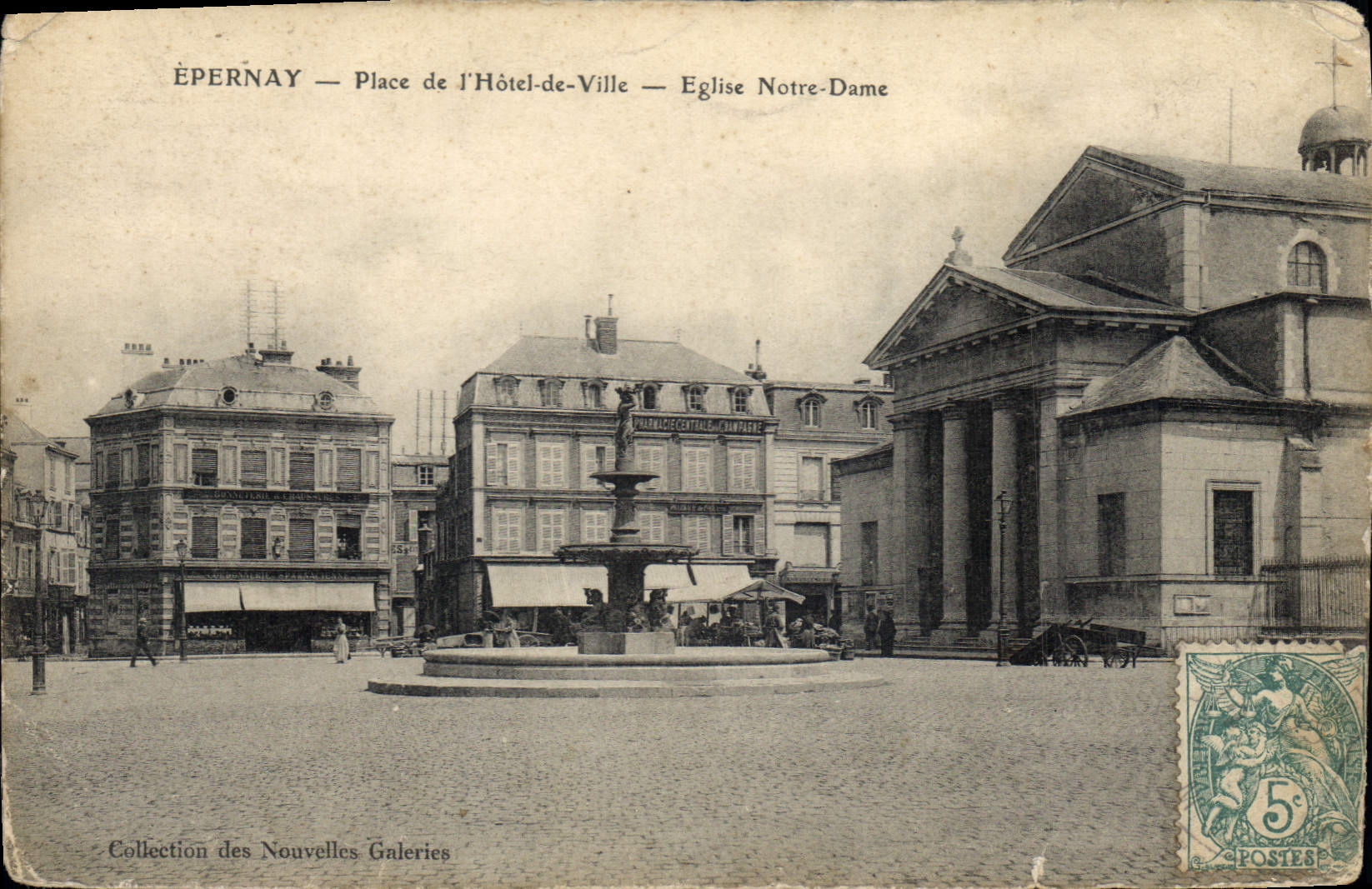 CPA Epernay Place de l'Hotel de Ville Eglise Notre Dame 
