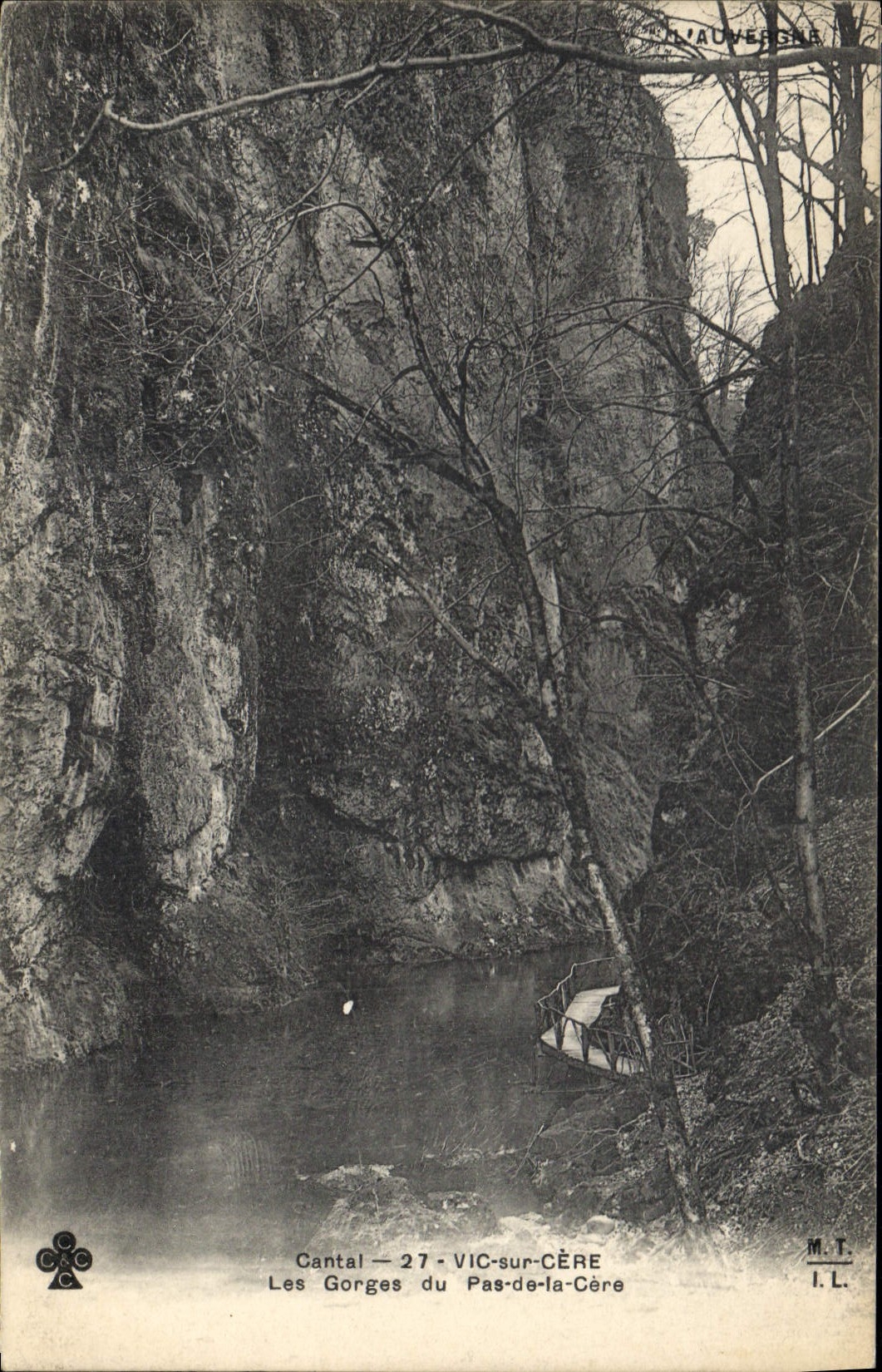 CPA Cantal Vic sur Cere Les Gorges du Pas de la Cere 