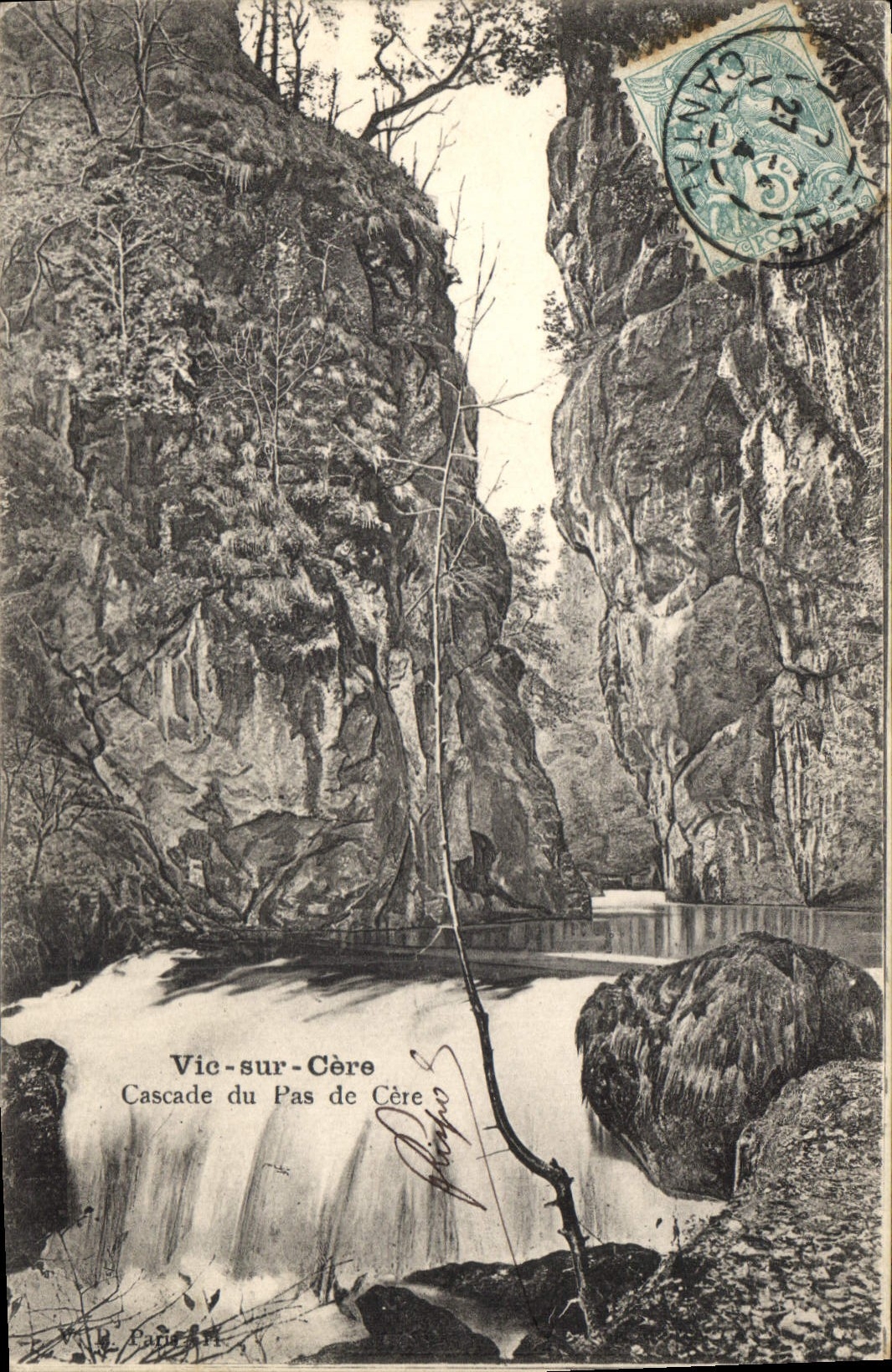CPA Vic sur Gere Cascade du Pas de Cere 