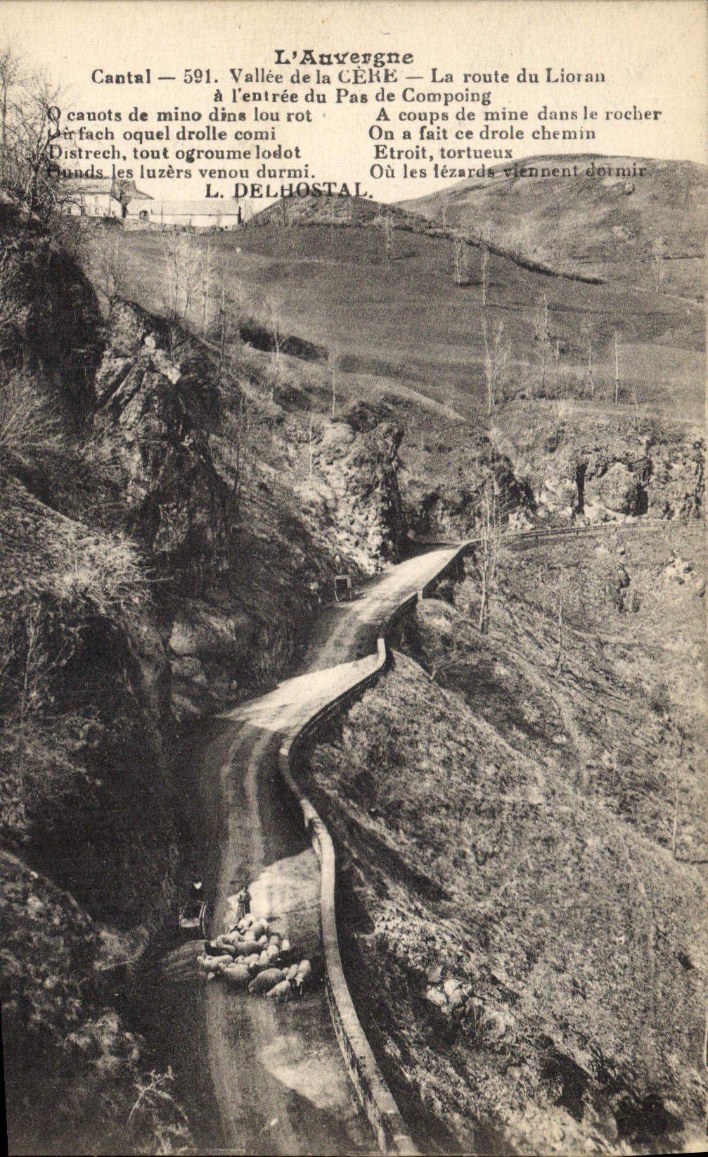CPA L'Auvergne Vallee de la Cere La route du Lioran