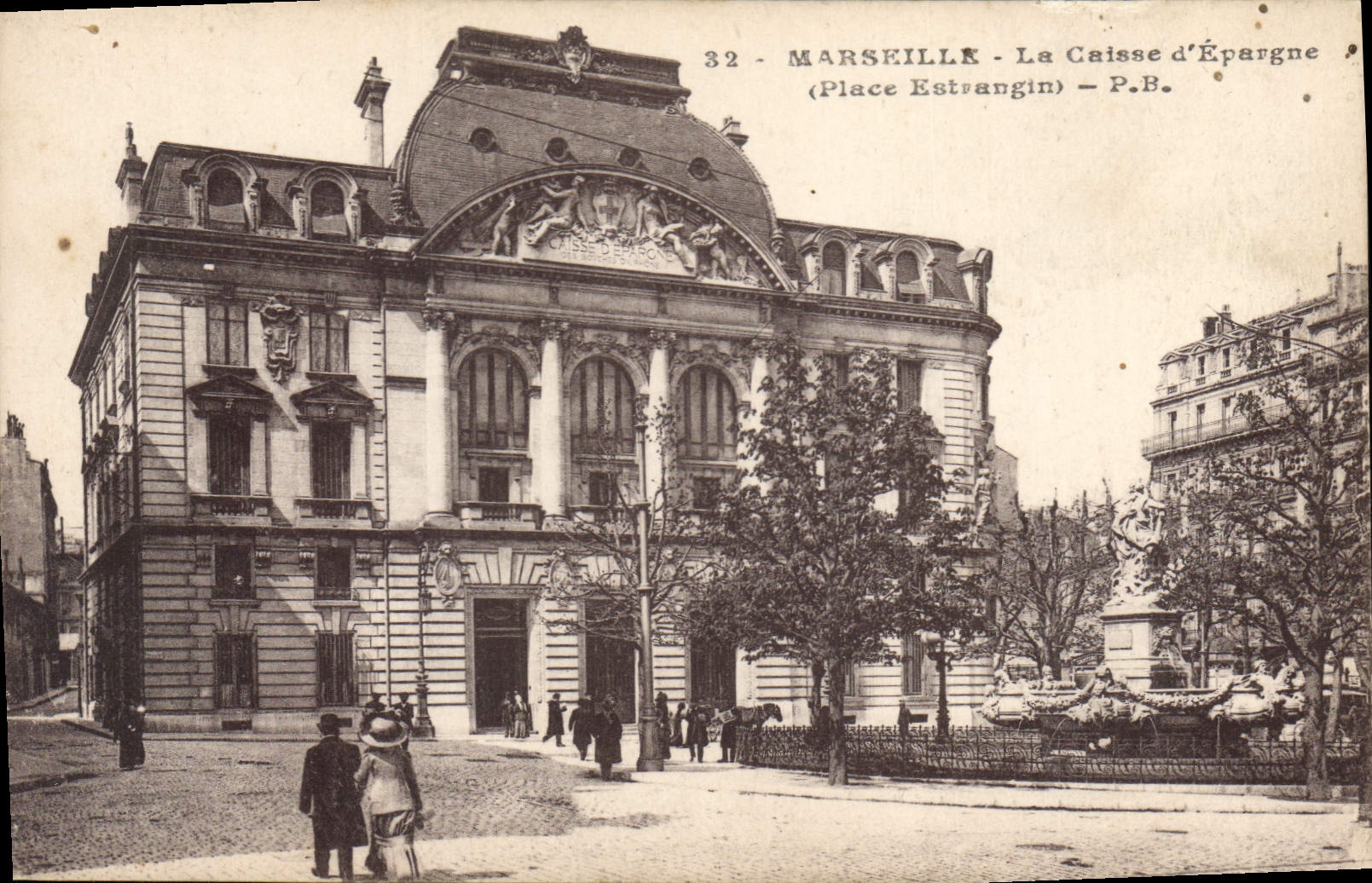 CPA Marseille La Caisse d'Epargne Place Estrangin 