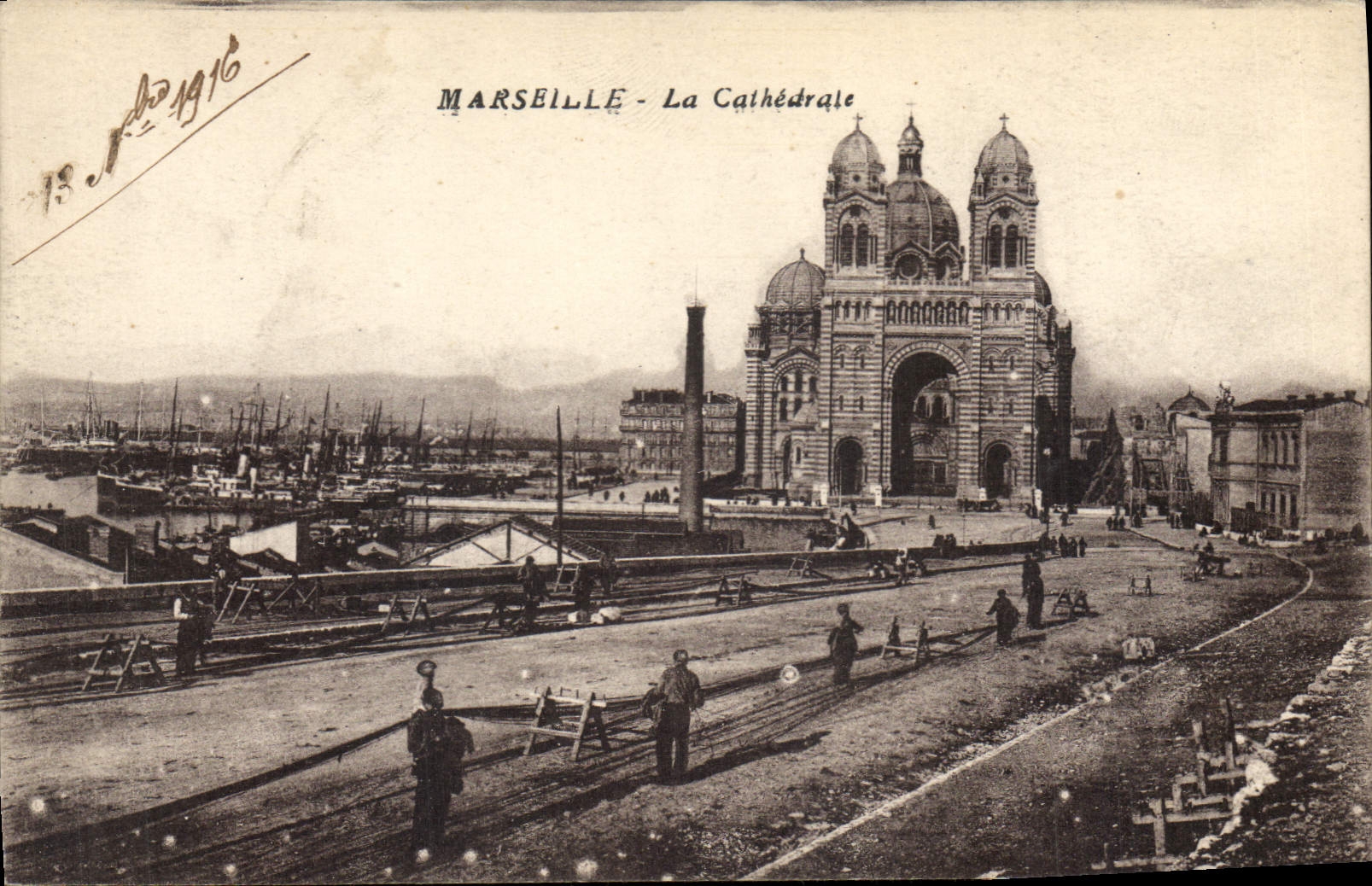 CPA Marseille La Cathedrale 