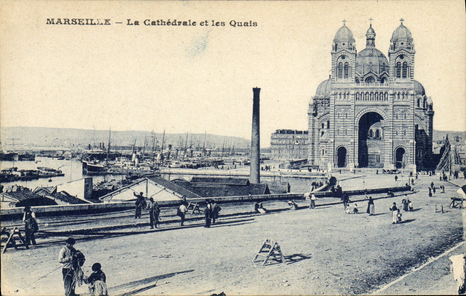 CPA Marseille La Cathedrale et les Quais 