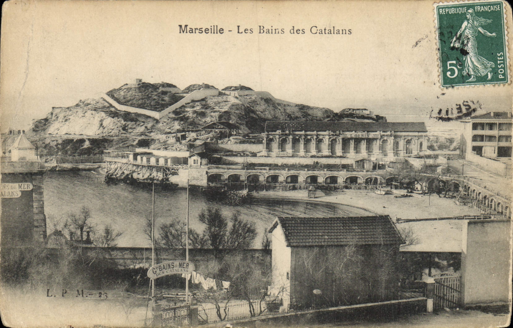CPA Marseille Les Bains des Catalans 