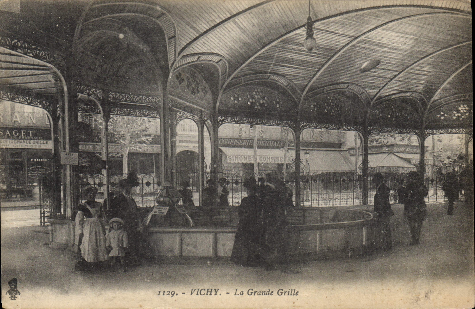 CPA Vichy La Grande Grille 