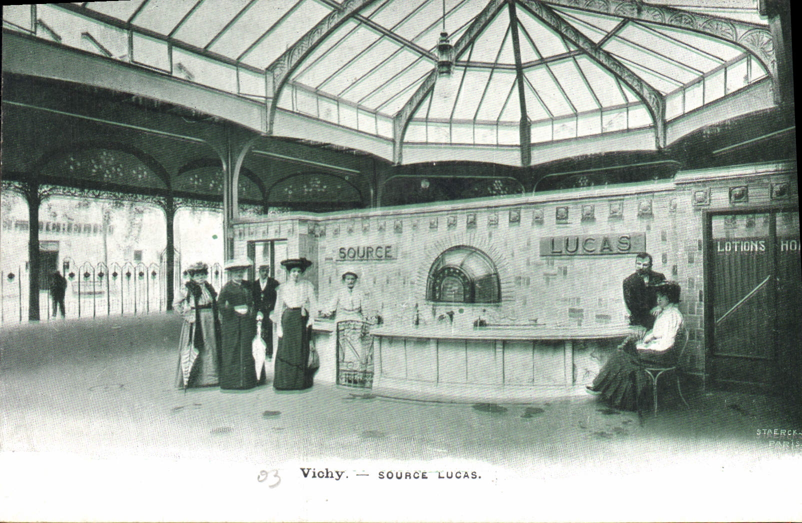 CPA Vichy Source Lucas 