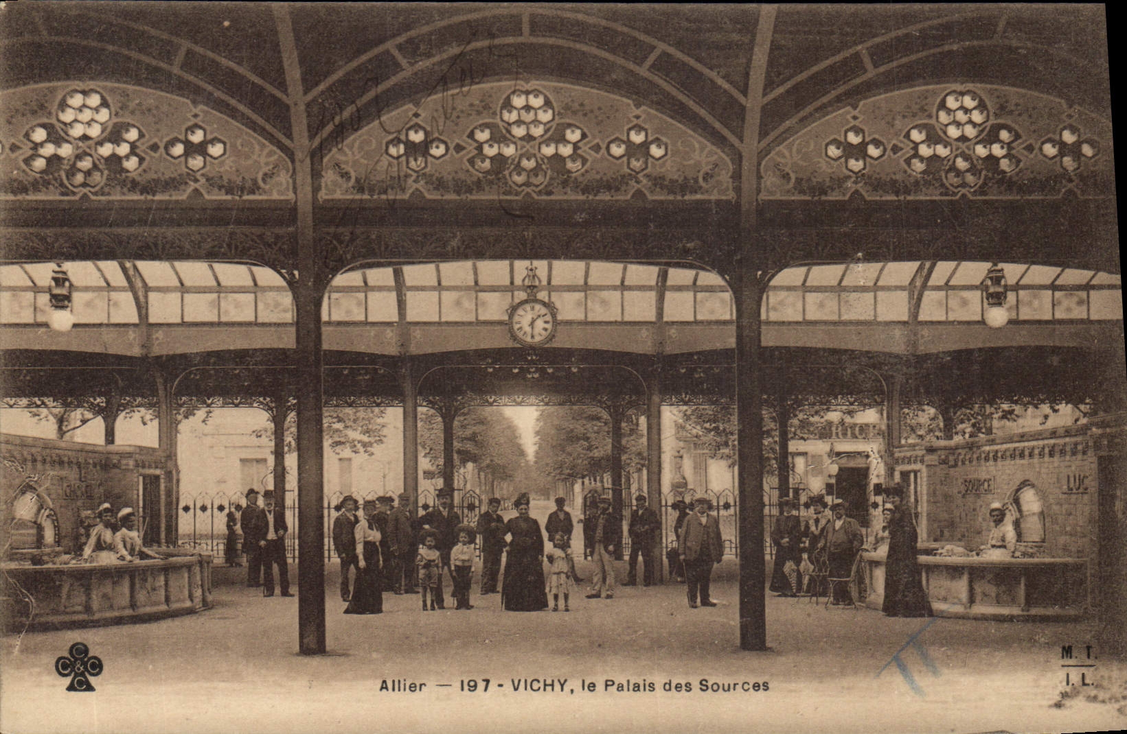 CPA Vichy le Palais des Sources 