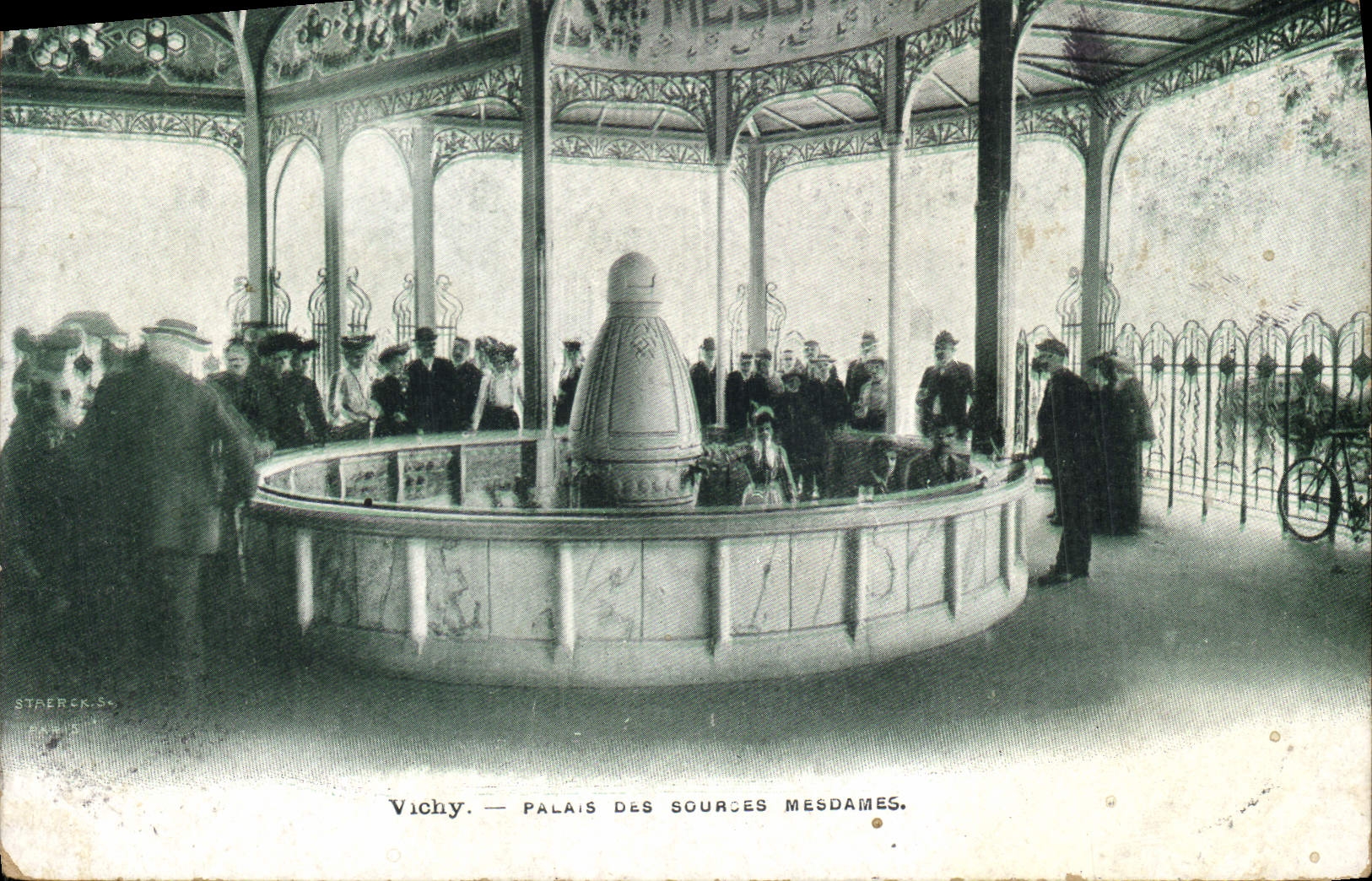 CPA Vichy Palais des sources Mesdames 